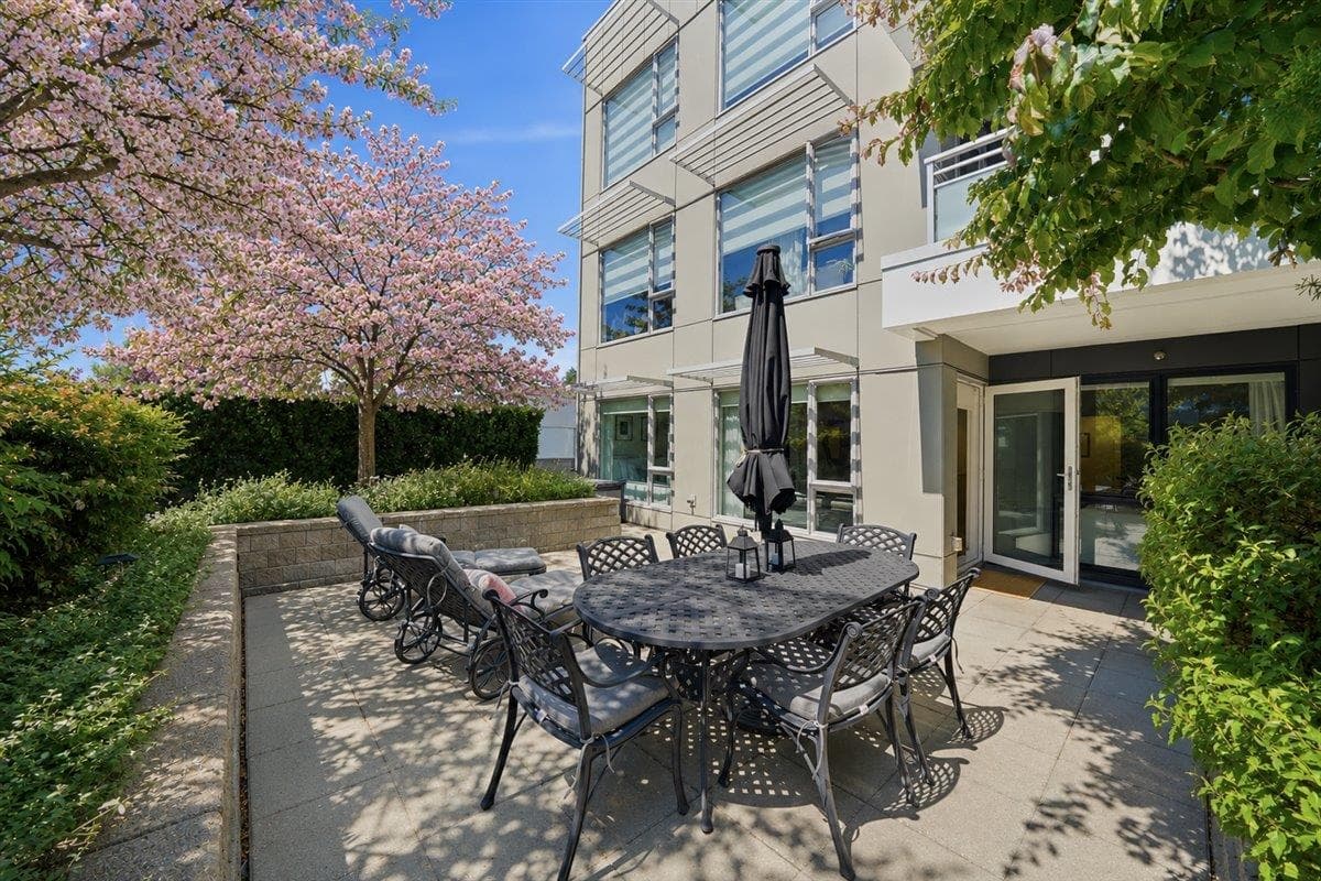 207 - 1061 Marine Drive, North Vancouver, V7P 1S6 — photo 1