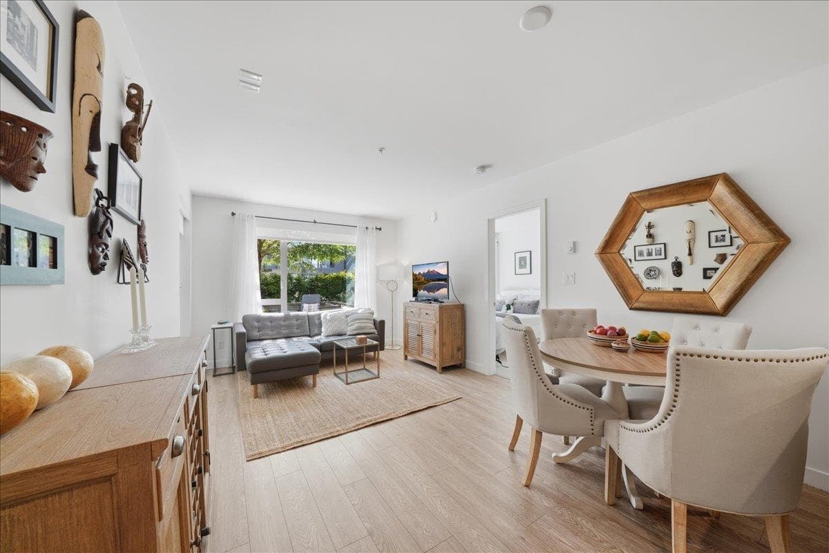 207 - 1061 Marine Drive, North Vancouver, V7P 1S6 — photo 4