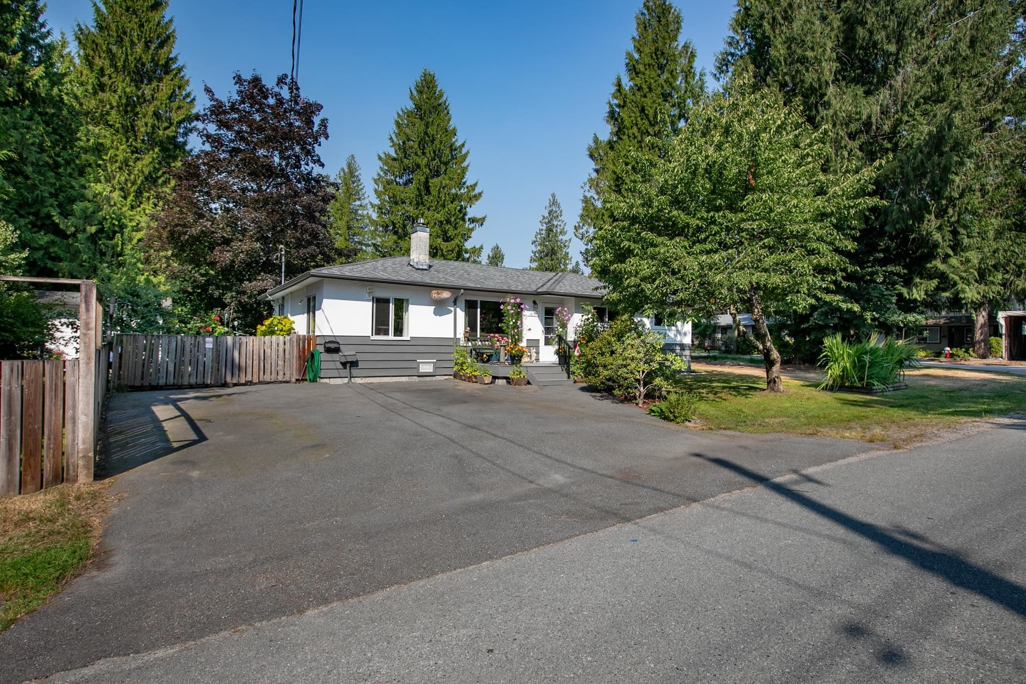 12157 250 Street, Maple Ridge, V4R 1H3 — photo 1