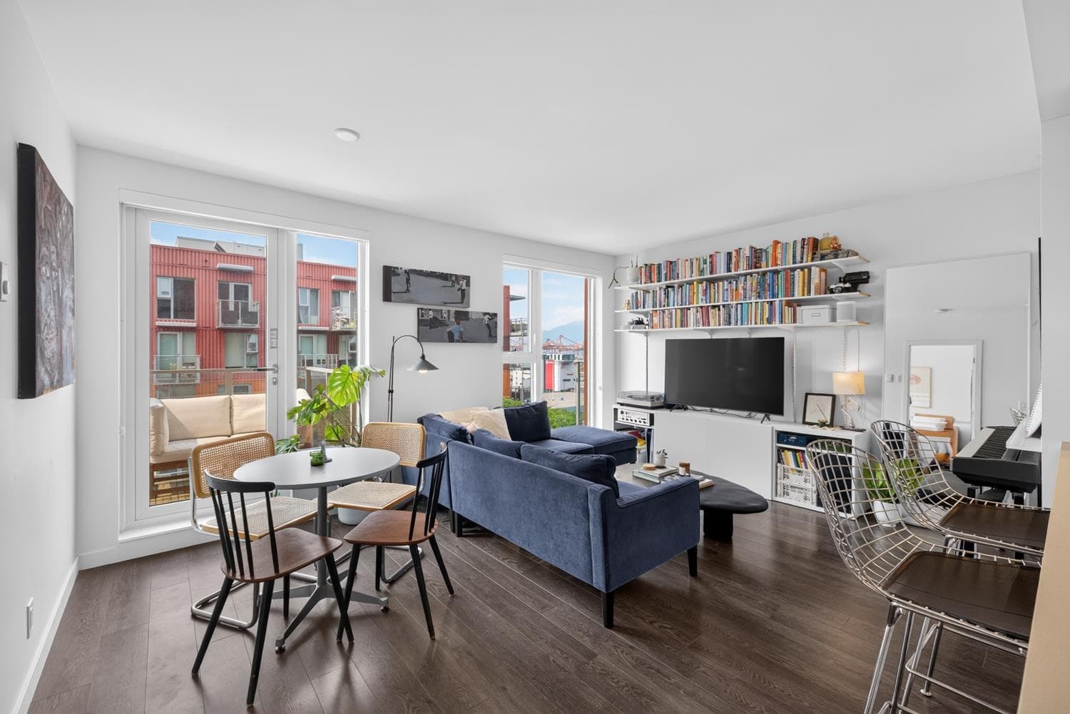 1009 - 983 E Hastings Street, Vancouver, V6A 0G9 — photo 1