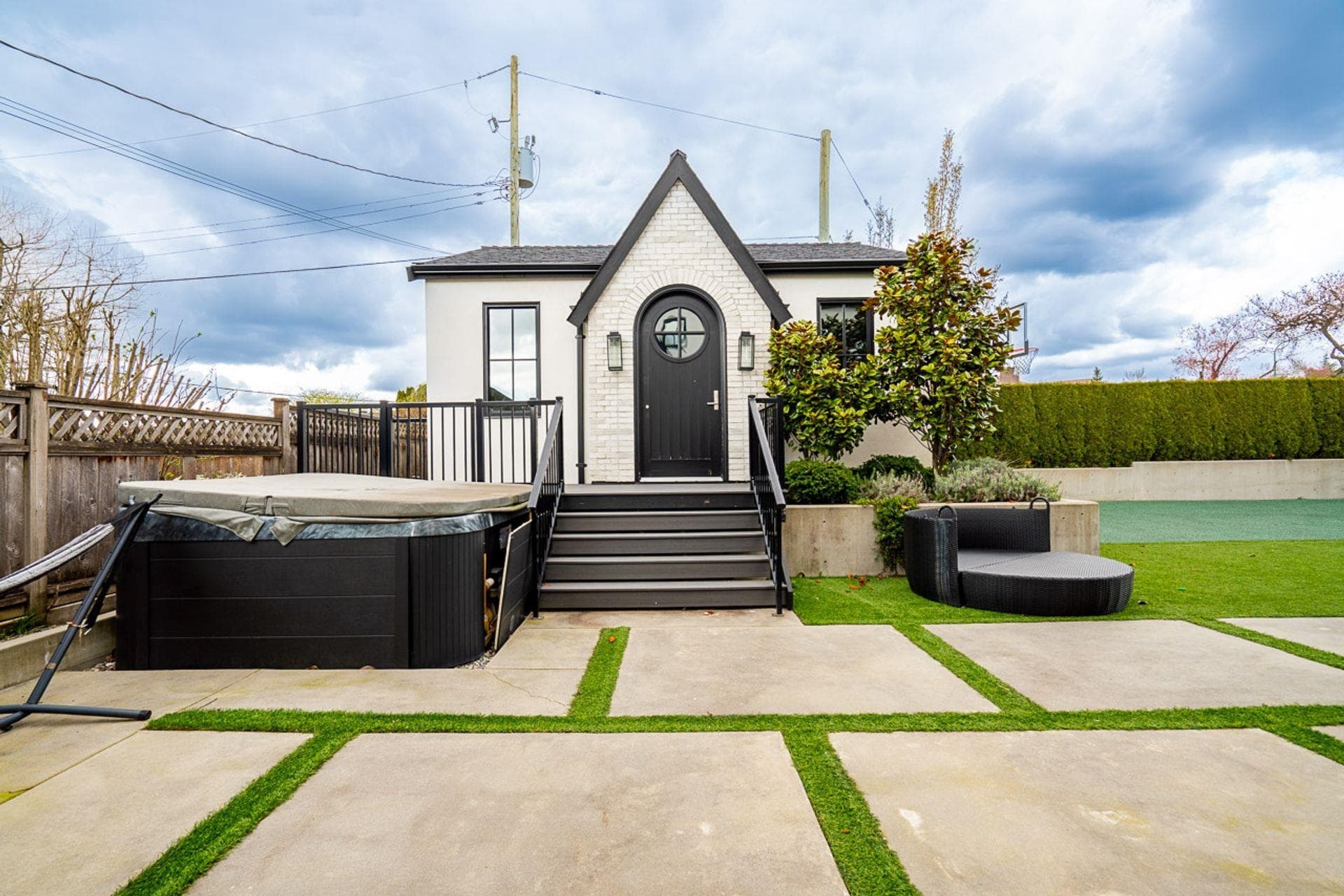 4643 Midlawn Drive, Burnaby, V5C 3P5 — photo 1