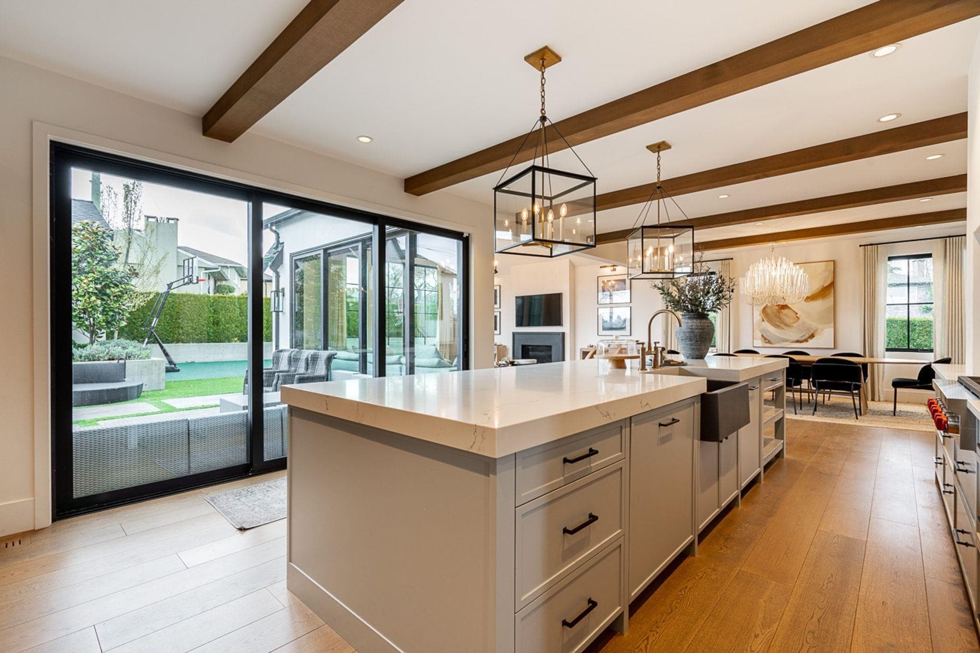 4643 Midlawn Drive, Burnaby, V5C 3P5 — photo 5