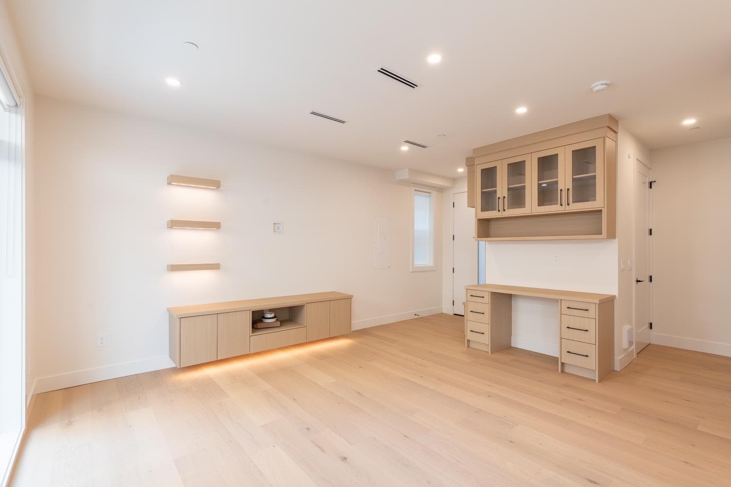 2 - 3615 Turner Street, Vancouver, V5K 2J2 — photo 4