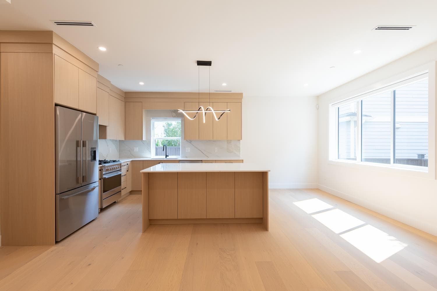 3 - 3615 Turner Street, Vancouver, V5K 2J2 — photo 3