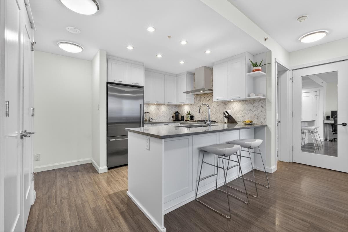 2101 - 520 Como Lake Avenue, Coquitlam, V3J 0E8 — photo 4