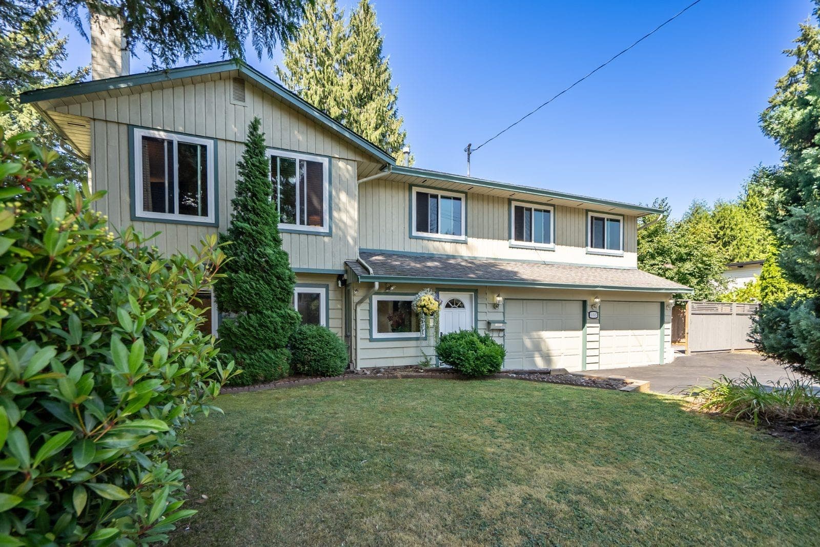 11527 Fraserview Street, Maple Ridge, V2X 4Y8 — photo 2