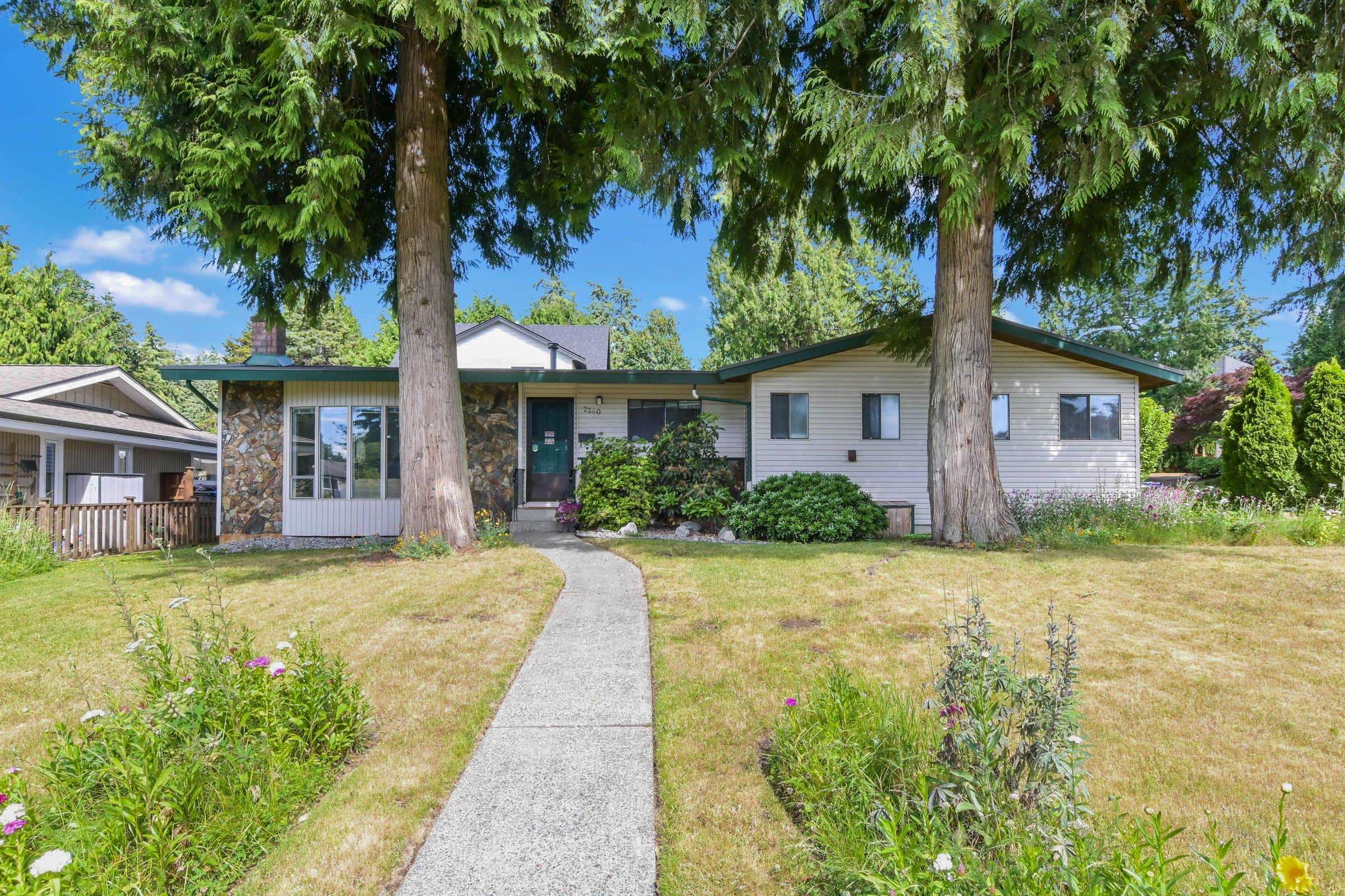 2560 127 Street, Surrey, V4A 5S6 — photo 1