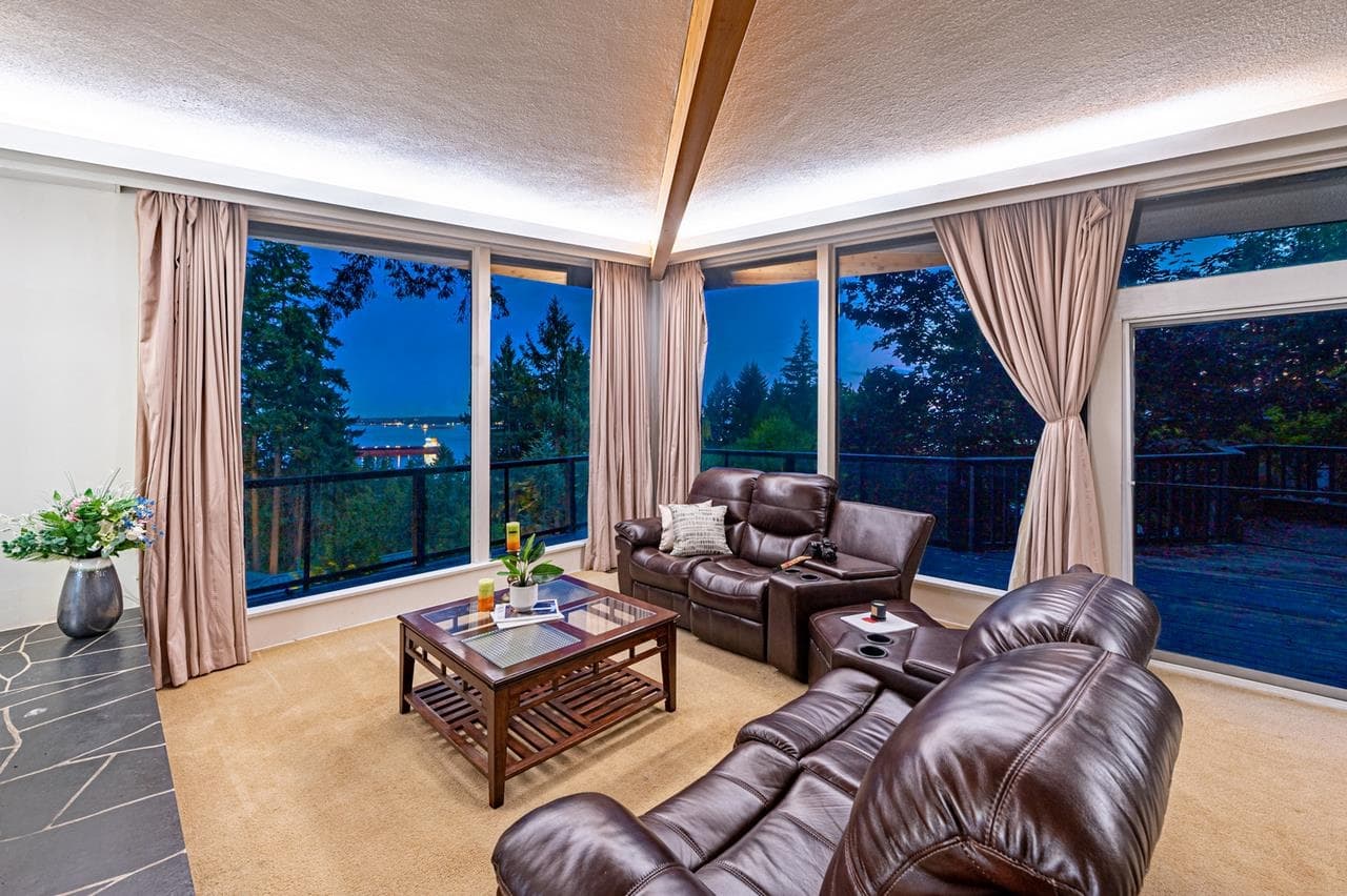 3980 Bayridge Avenue, West Vancouver, V7V 3J5 — photo 3