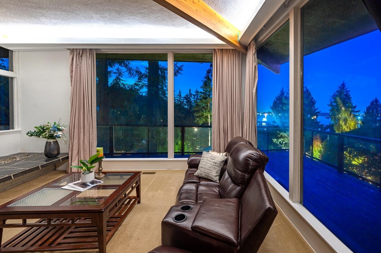 3980 Bayridge Avenue, West Vancouver, V7V 3J5 — photo 5