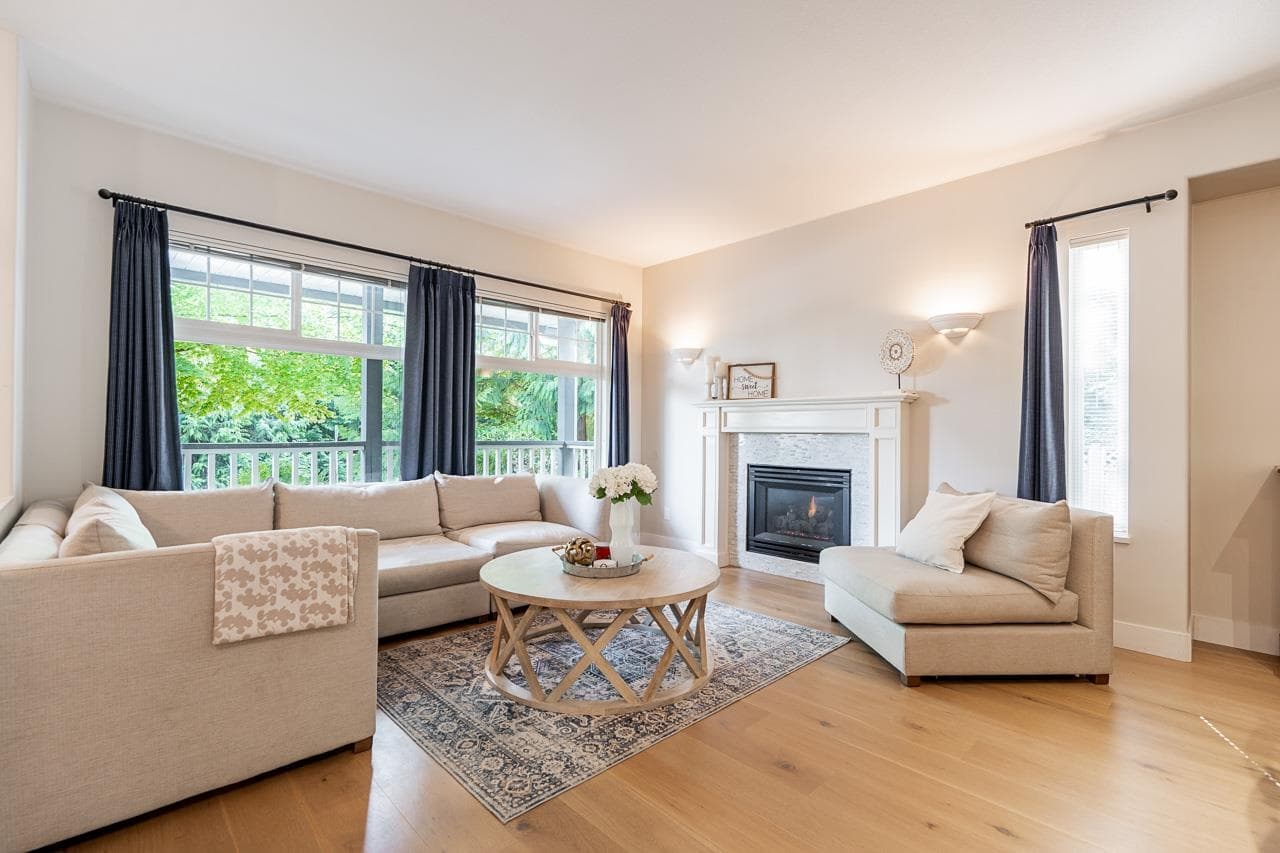 21215 43 Avenue, Langley, V3A 7R9 — photo 1