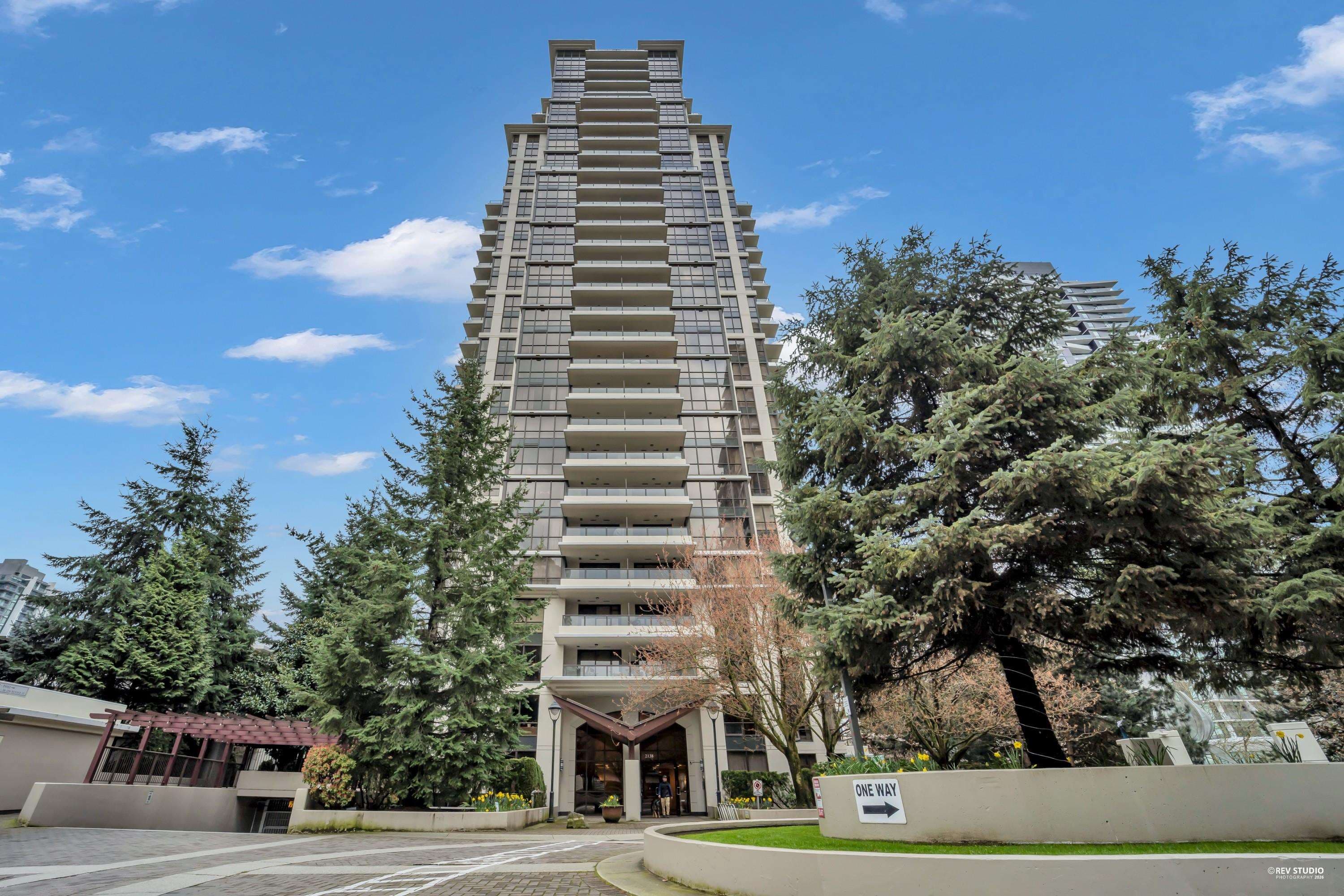 1607 - 2138 Madison Avenue, Burnaby, V5C 6T6 — photo 2