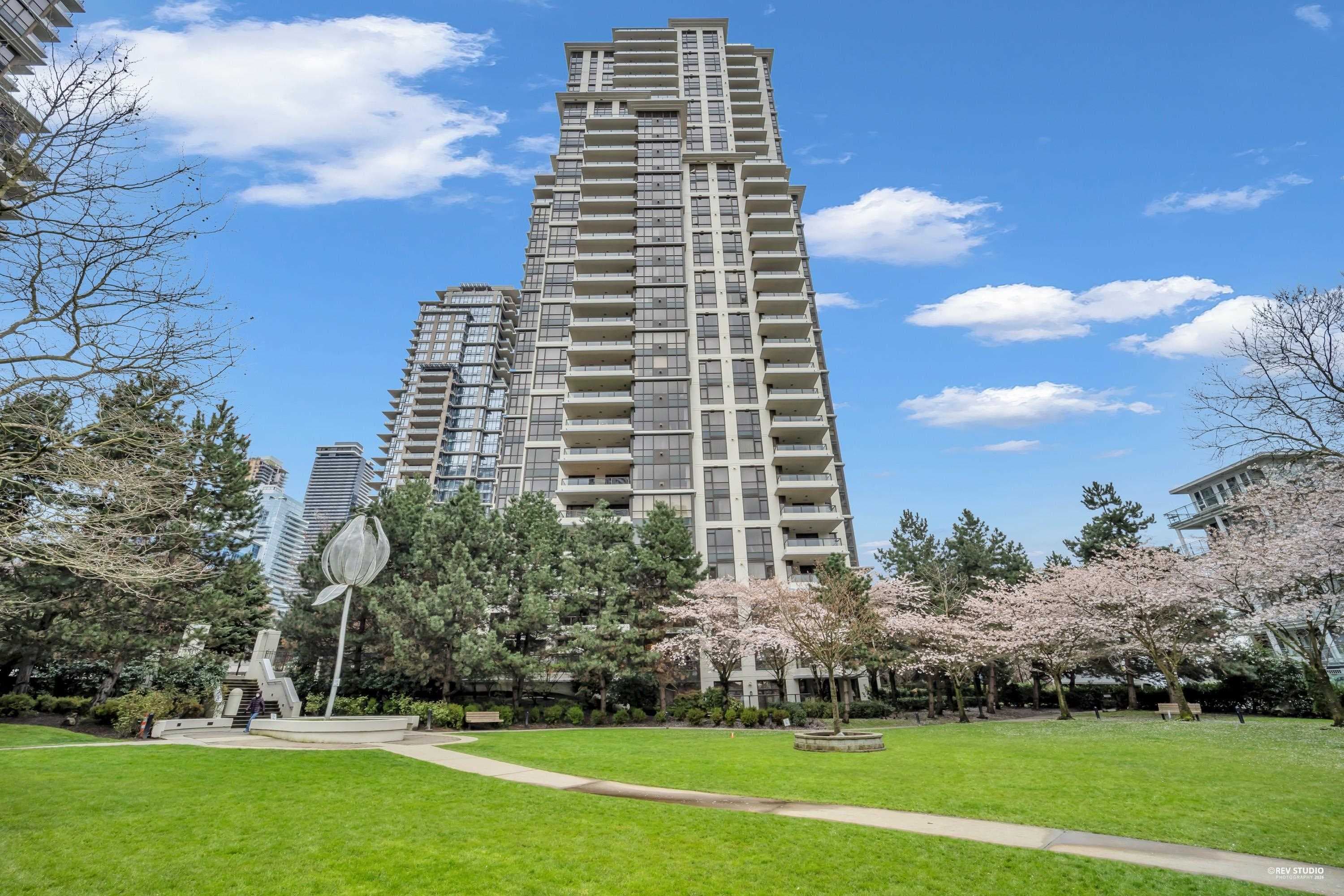 1607 - 2138 Madison Avenue, Burnaby, V5C 6T6 — photo 1