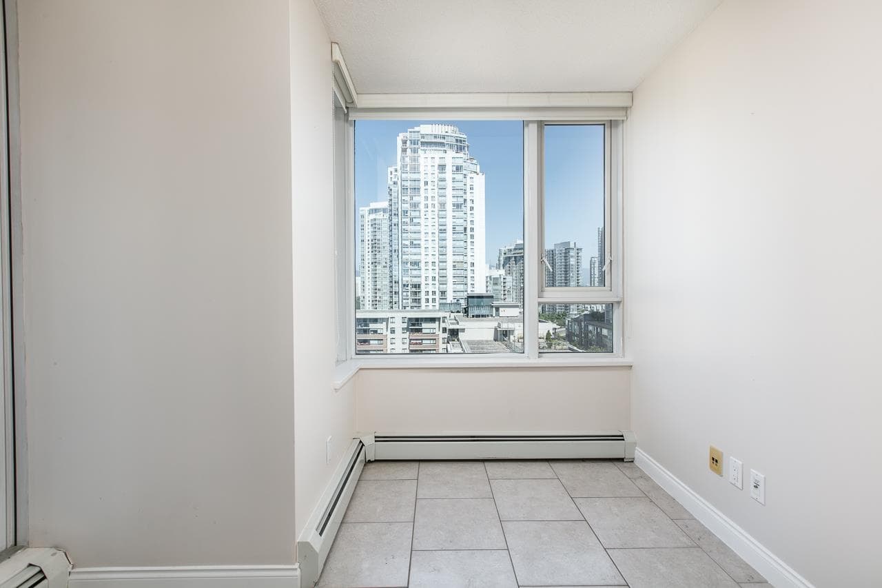 1205 - 1383 Marinaside Crescent, Vancouver, V6Z 2W9 — photo 4