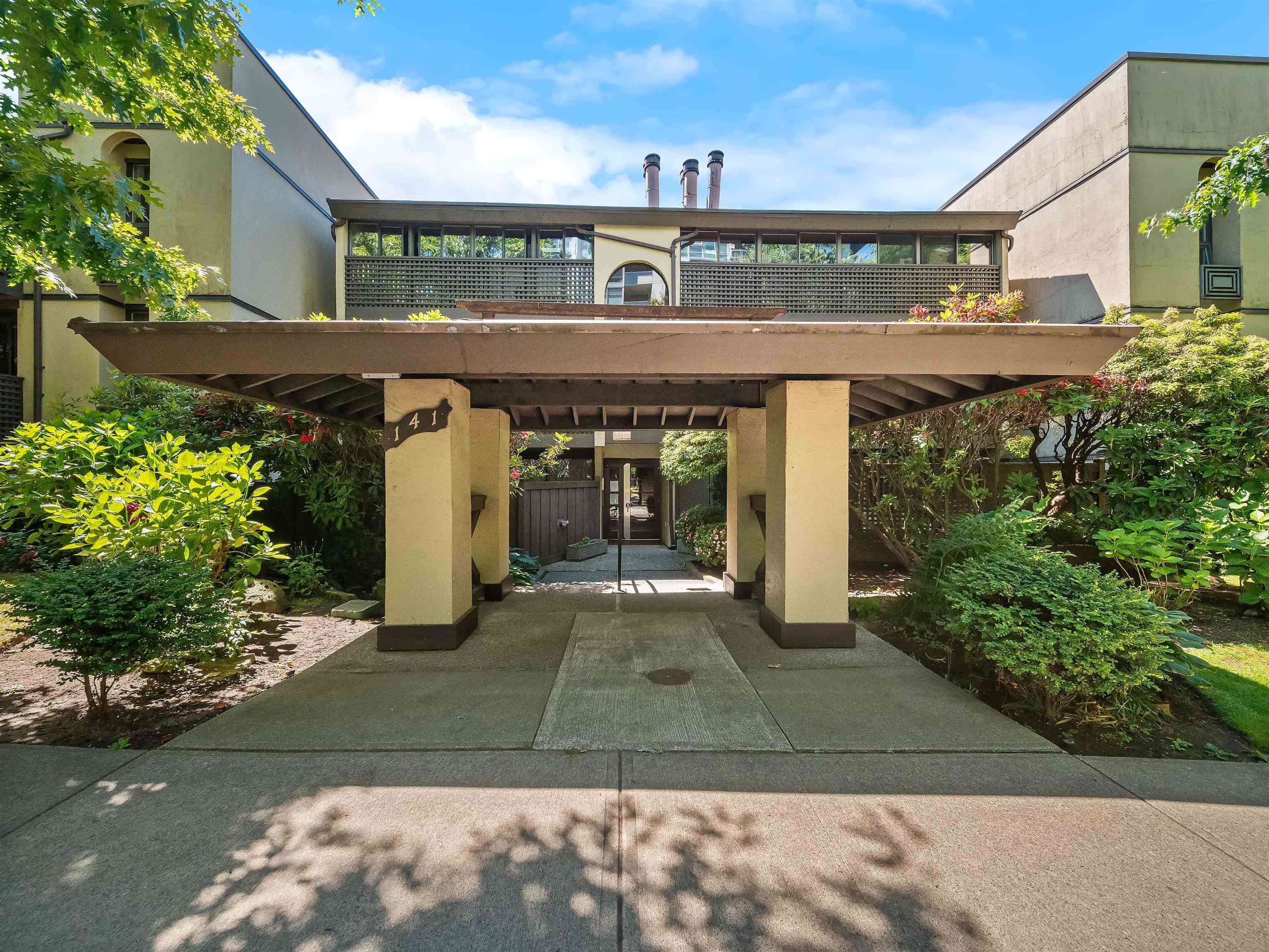 210 - 141 W 13th Street, North Vancouver