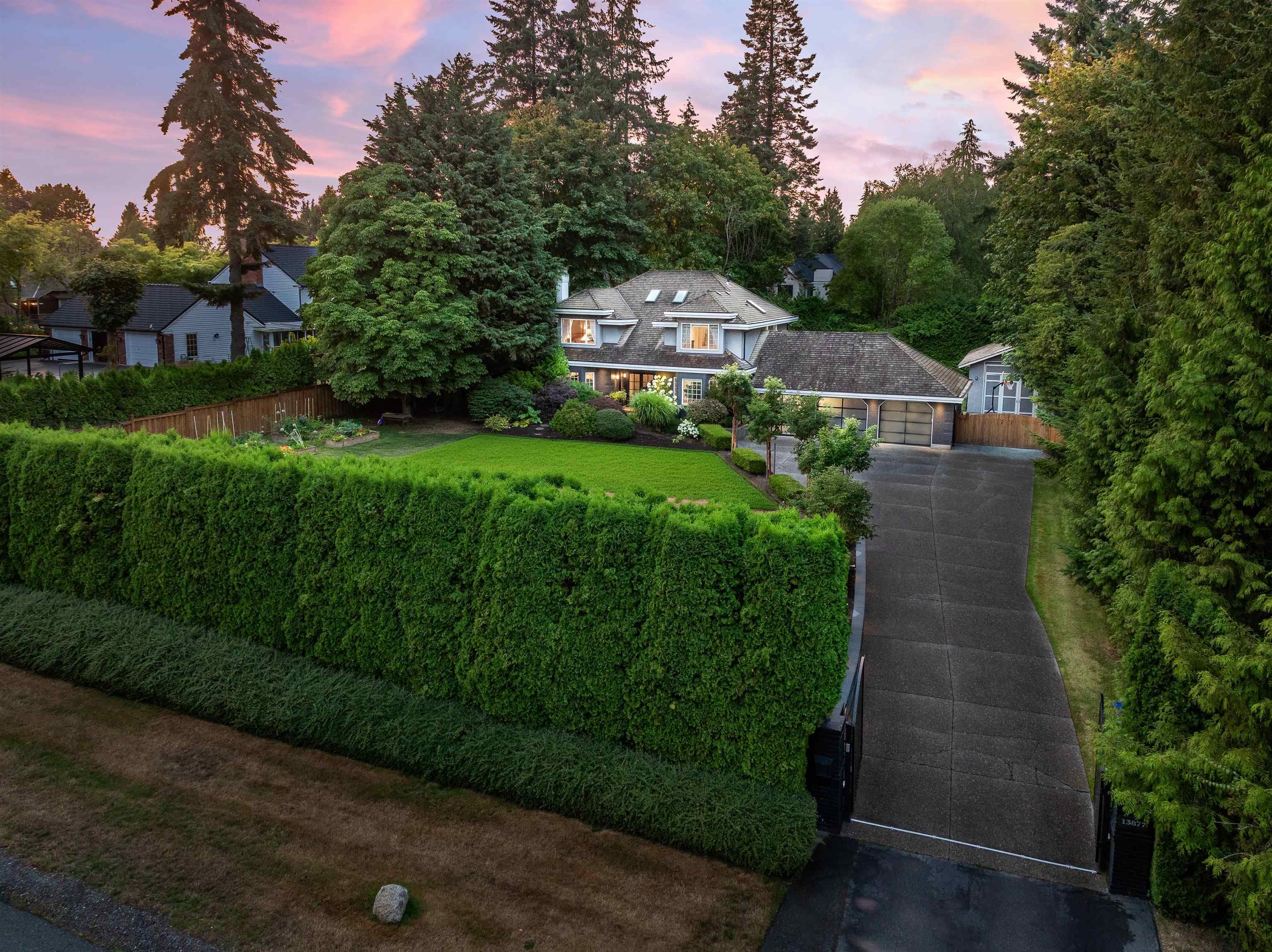 13877 32 Avenue, Surrey, V4P 2B6 — photo 1