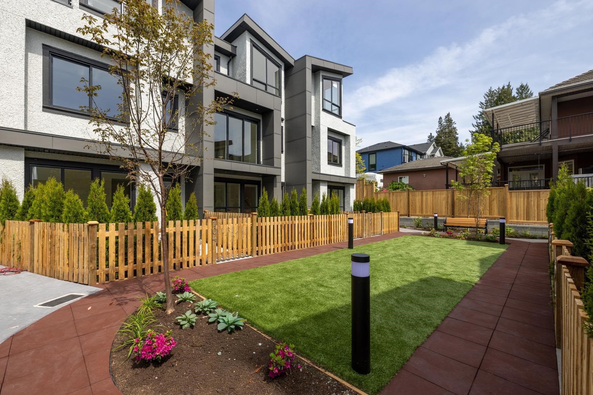 103 - 753 Edgar Avenue, Coquitlam, V3K 2J3 — photo 1