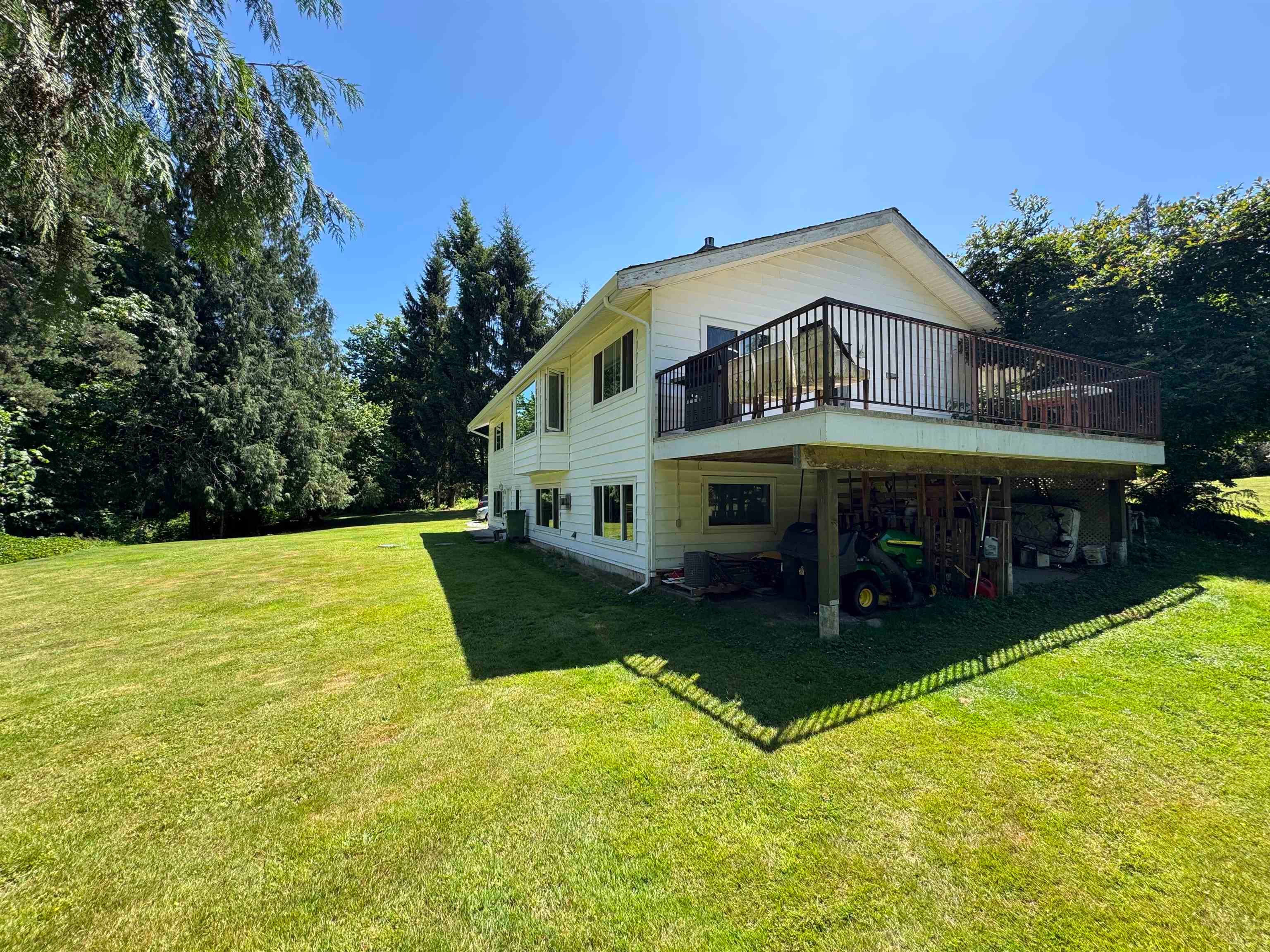 29669 Camelot Avenue, Abbotsford, V4X 2E5 — photo 2
