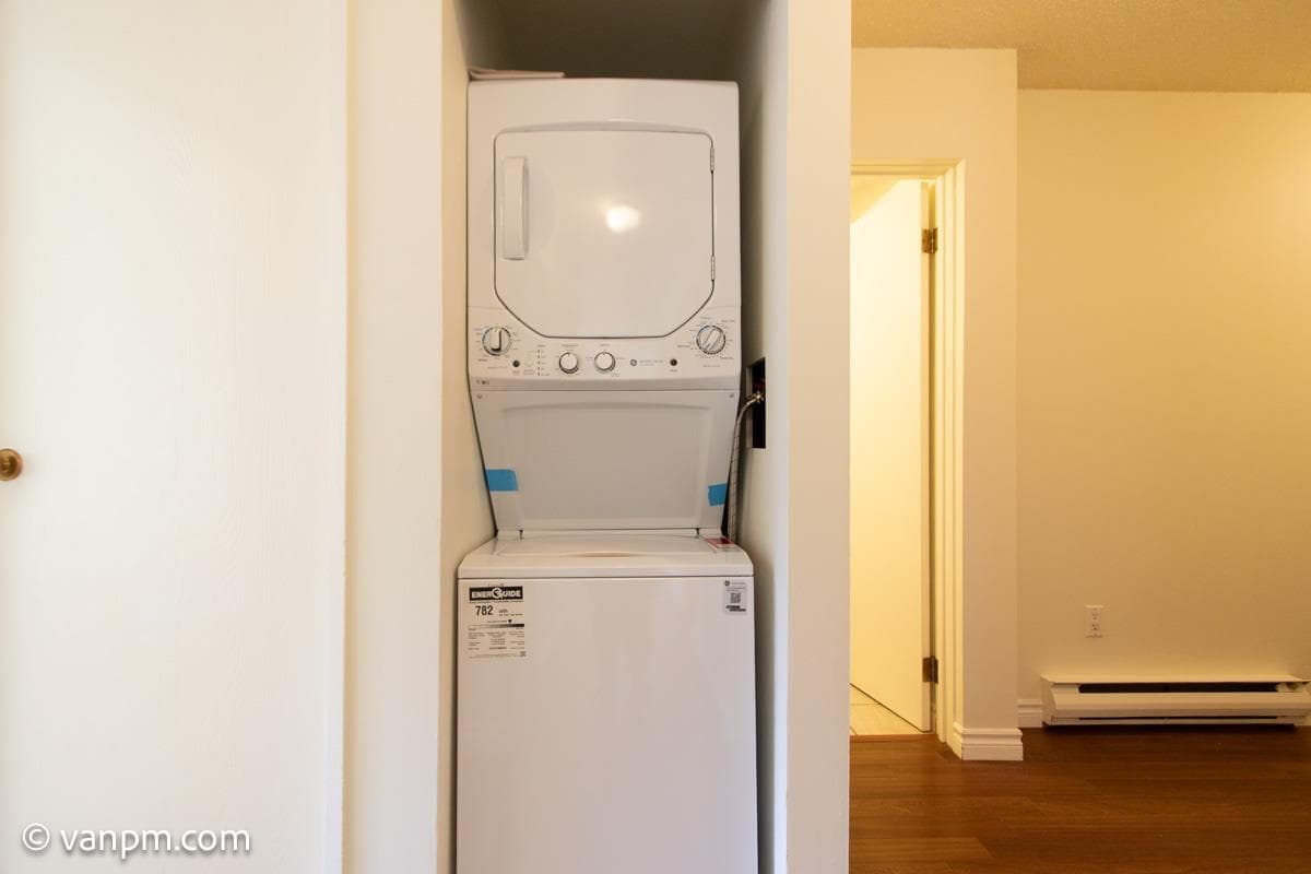 208 - 1363 Clyde Avenue, West Vancouver, V7T 2W9 — photo 3