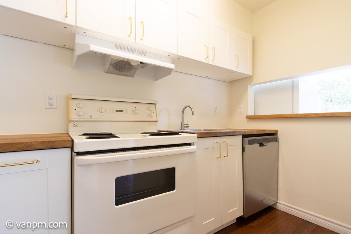 208 - 1363 Clyde Avenue, West Vancouver, V7T 2W9 — photo 5