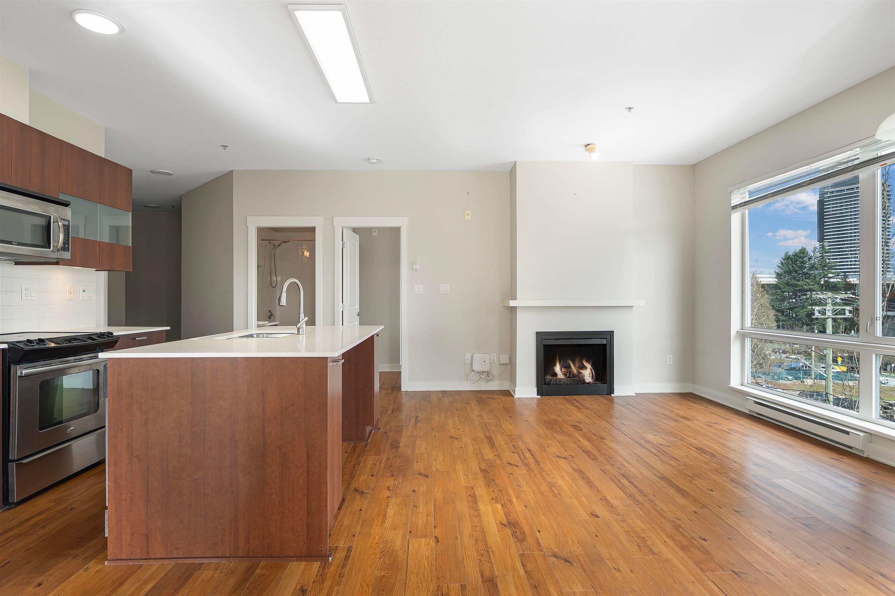 404 - 13339 102a Avenue, Surrey, V3T 0C5 — photo 4
