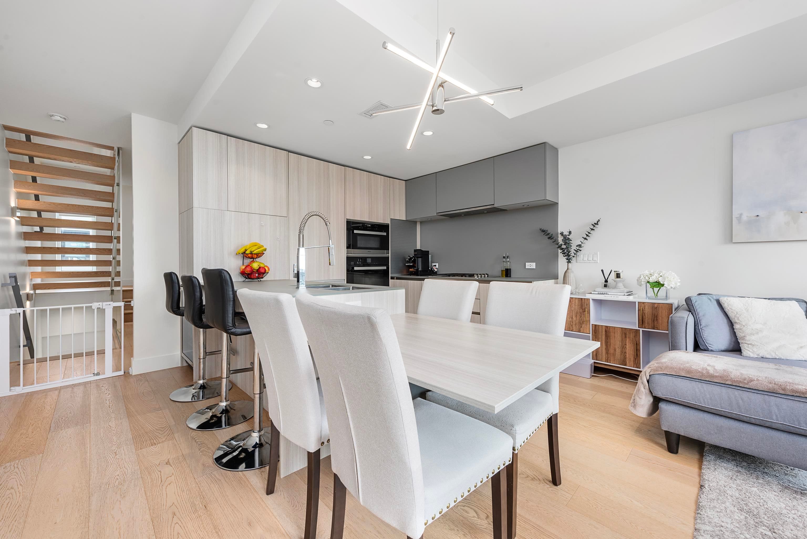 138 W Woodstock Avenue, Vancouver, V5Y 0N1 — photo 5