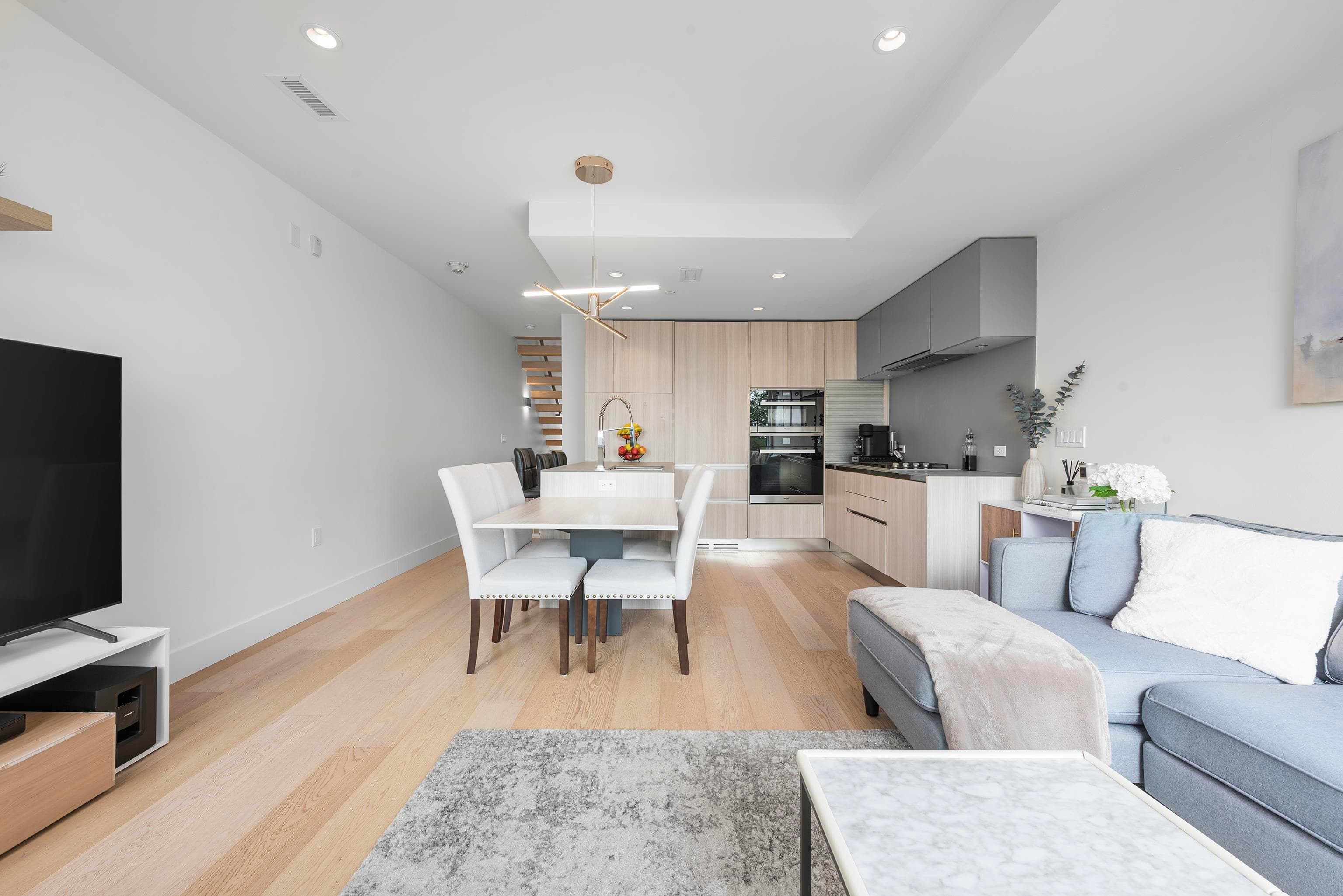 138 W Woodstock Avenue, Vancouver, V5Y 0N1 — photo 4