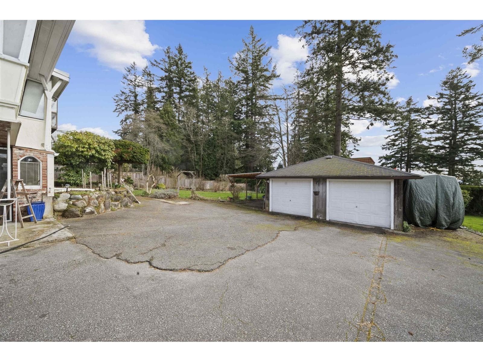 14862 Thrift Avenue, White Rock, V4B 2J7 — photo 3