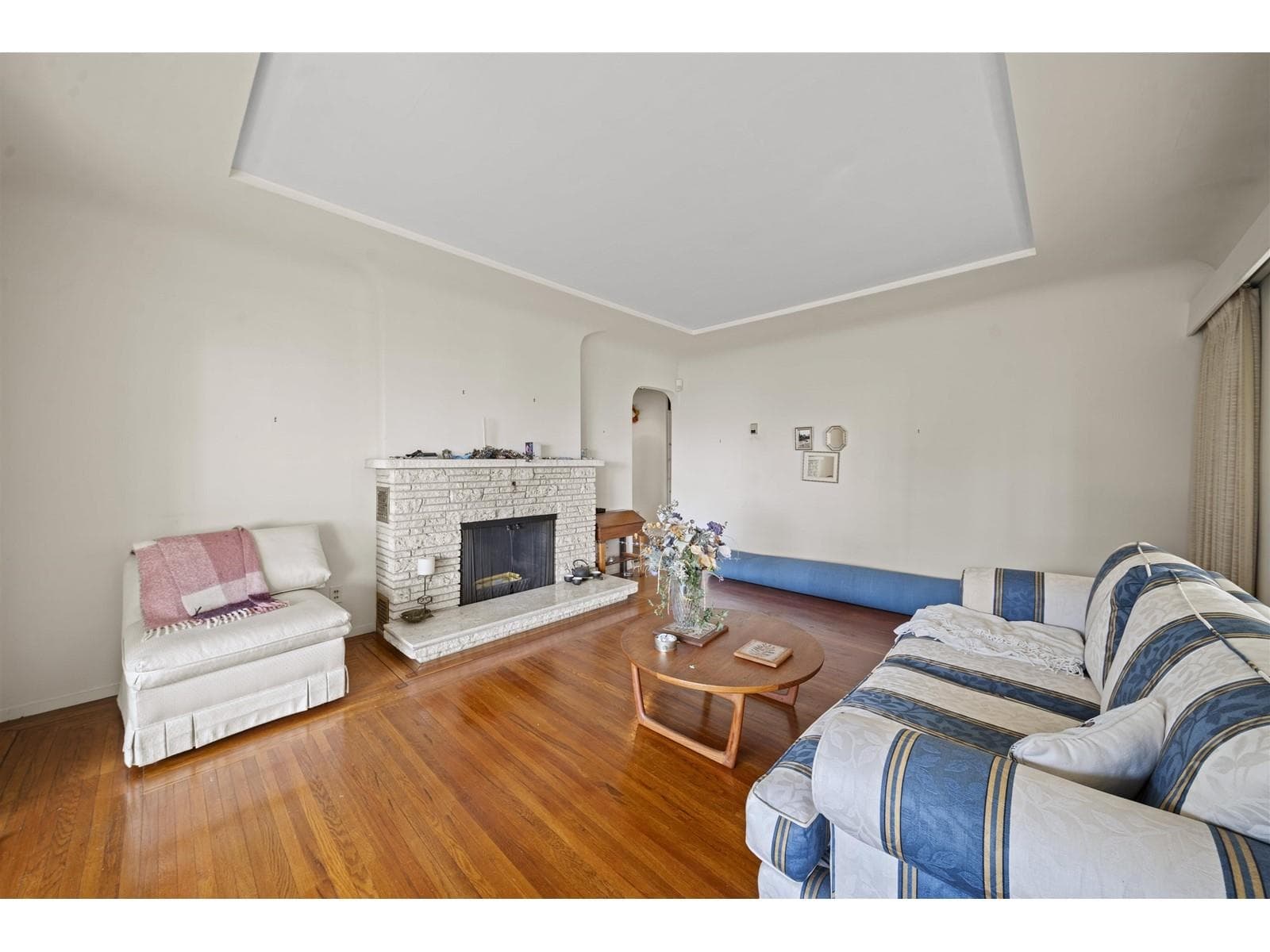 14862 Thrift Avenue, White Rock, V4B 2J7 — photo 5