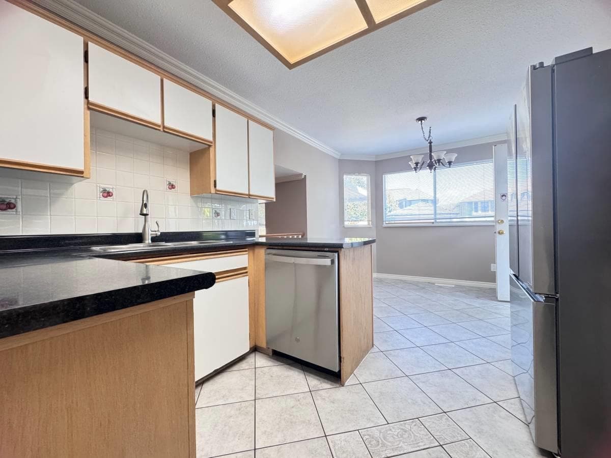 2309 Kensington Crescent, Port Coquitlam, V3C 5N2 — photo 5