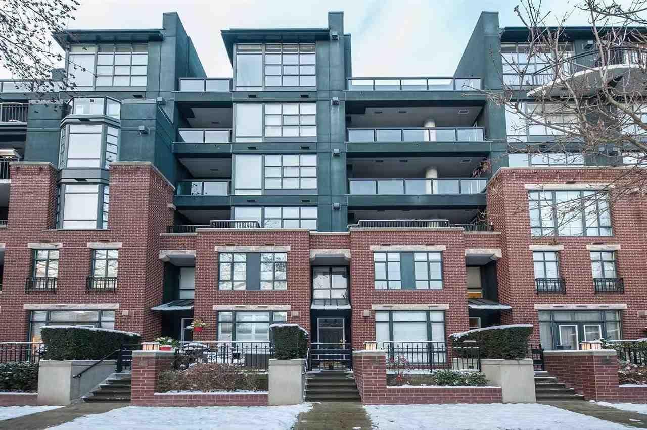 22** W 12th Avenue, Vancouver