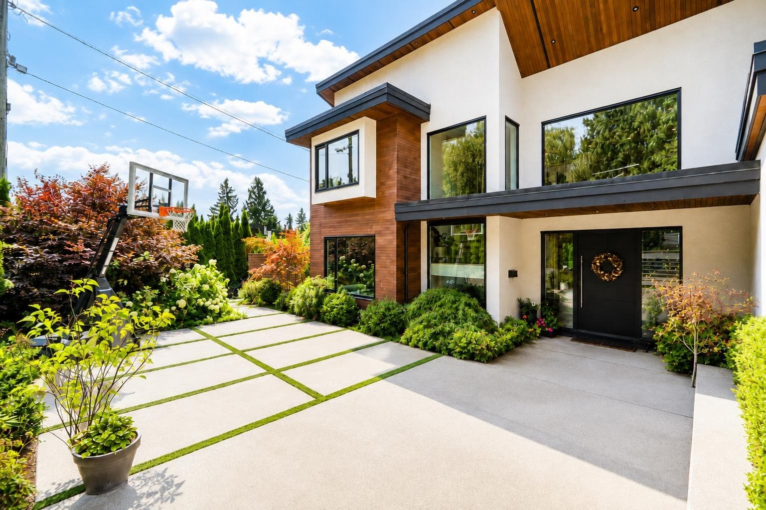 955 Forest Hills Drive, North Vancouver, V7R 1N4 — photo 3
