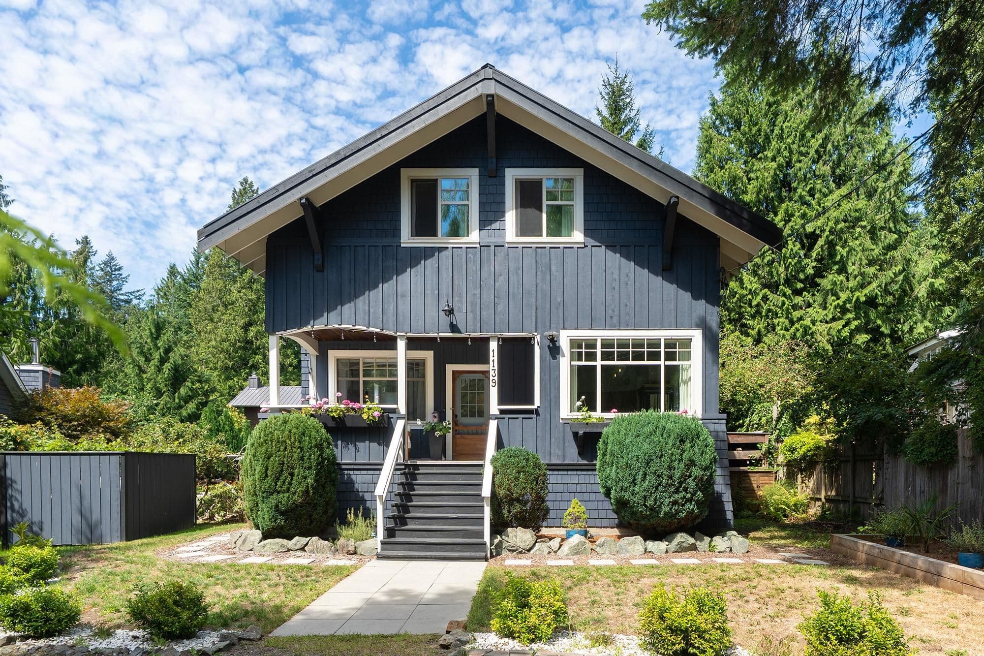 1139 Lenora Road, Bowen Island, V0N 1G1 — photo 1