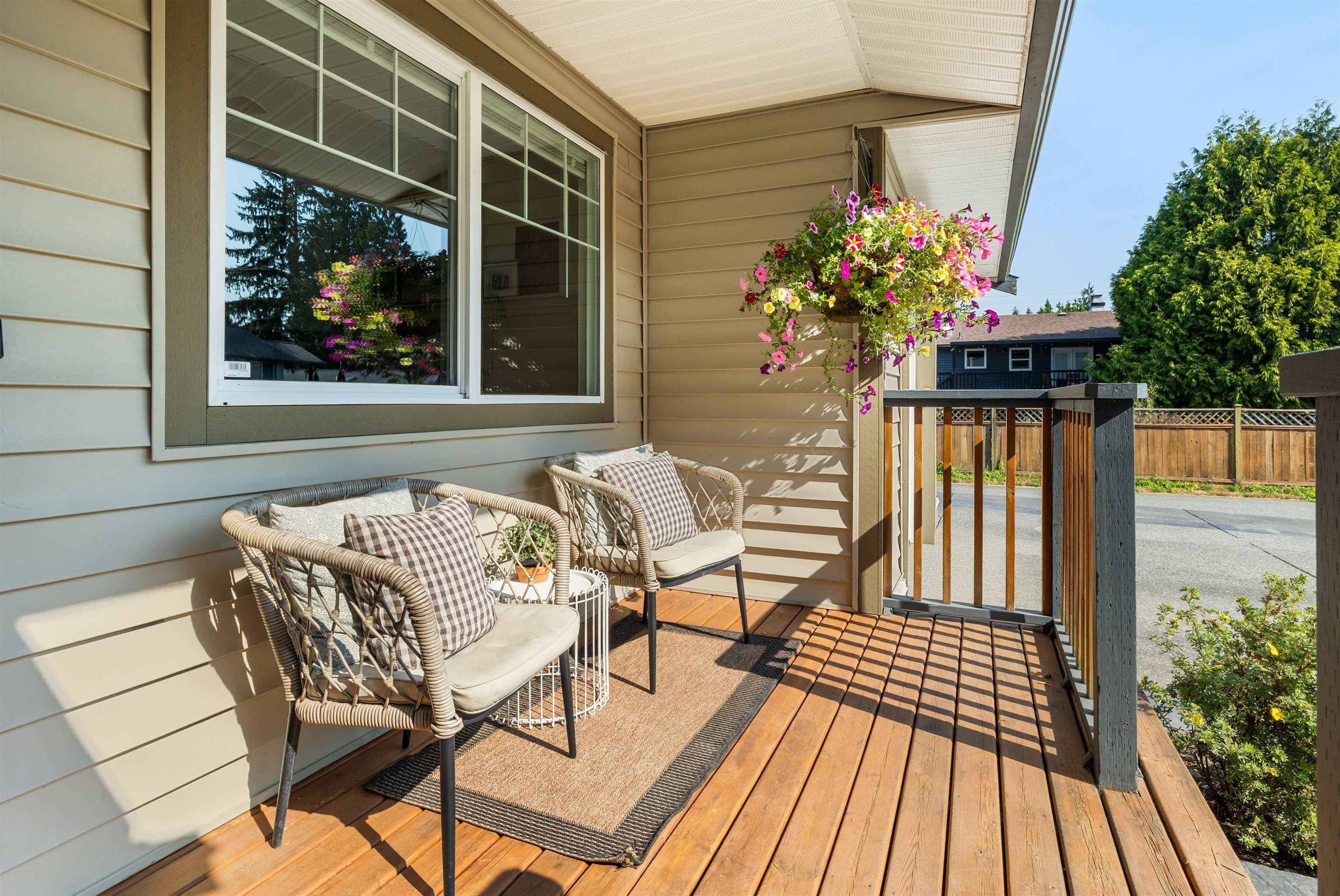 4777 200a Street, Langley, V3A 6R1 — photo 2