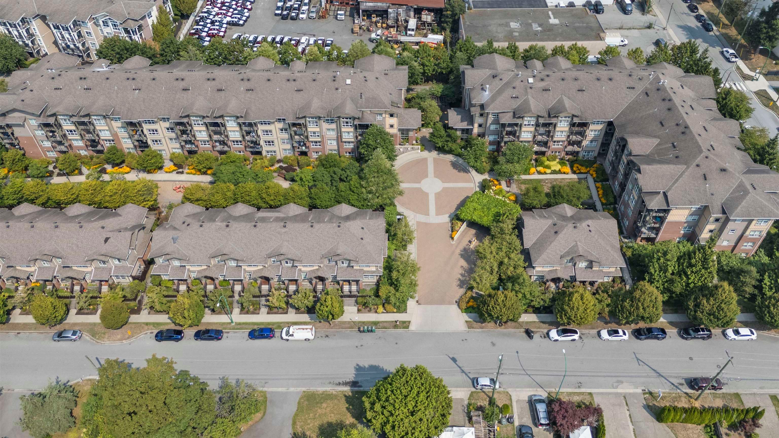 302 - 5885 Irmin Street, Burnaby, V5J 0C2 — photo 4