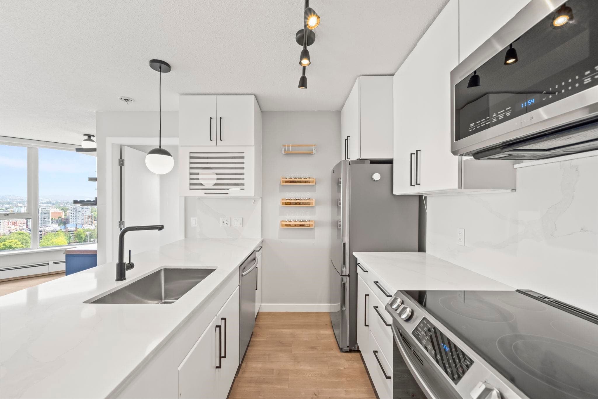 2202 - 689 Abbott Street, Vancouver, V6B 0J2 — photo 2