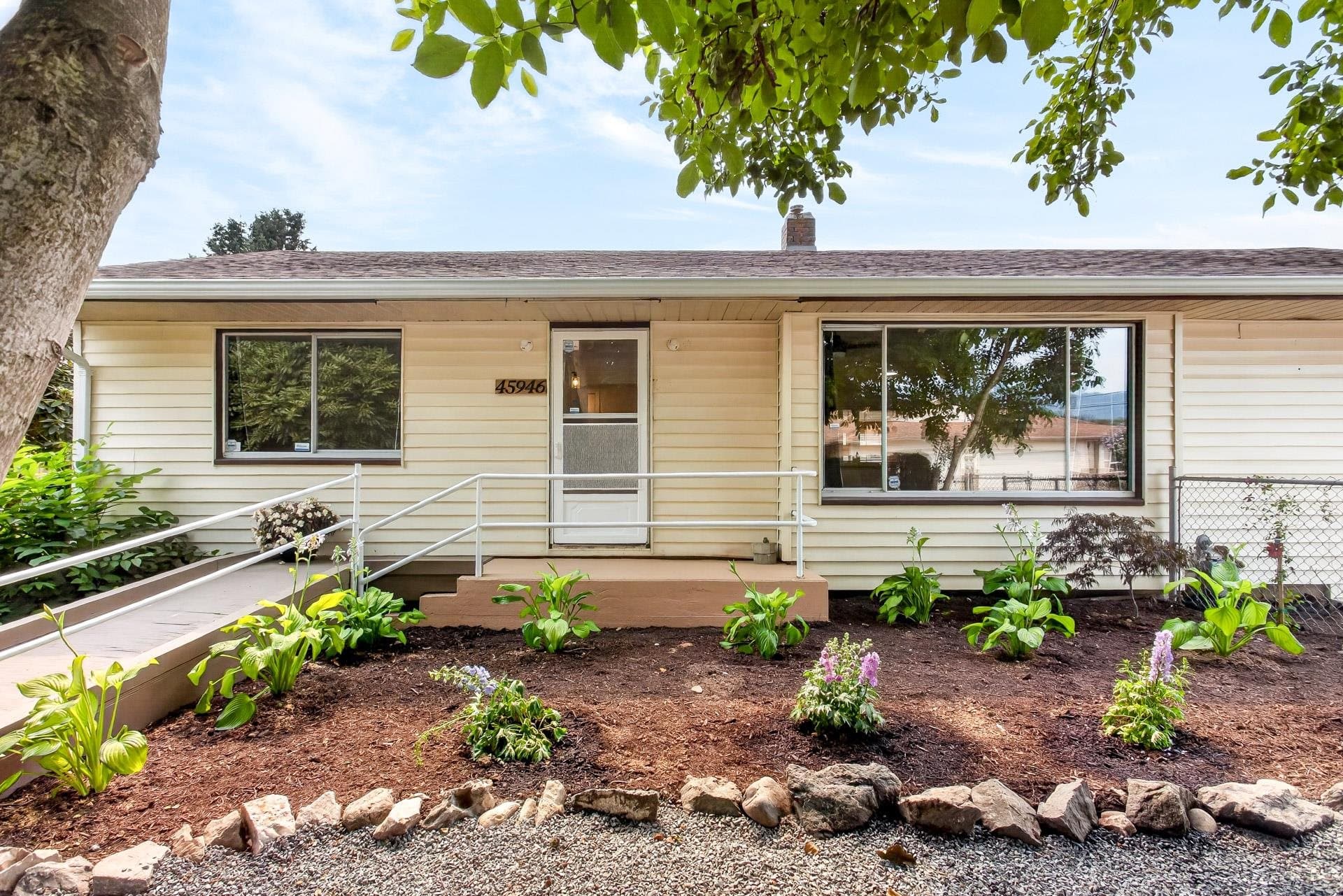 45946 Yates Avenue, Chilliwack, V2P 3H1 — photo 3