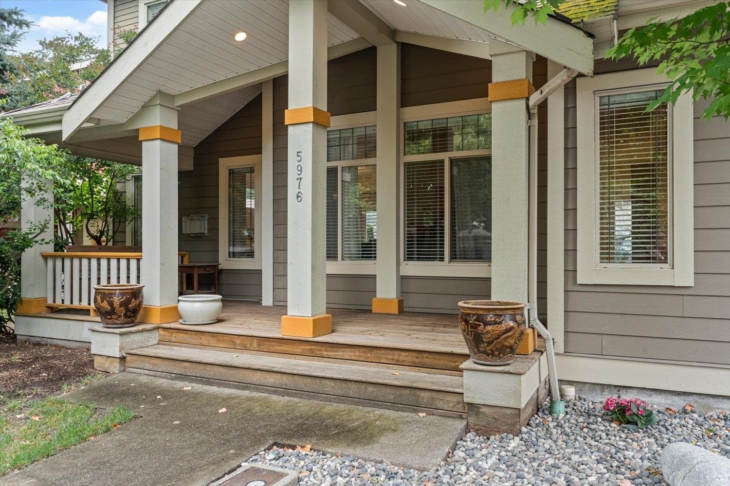 5976 Matsqui Street, Chilliwack, V2R 0G6 — photo 2