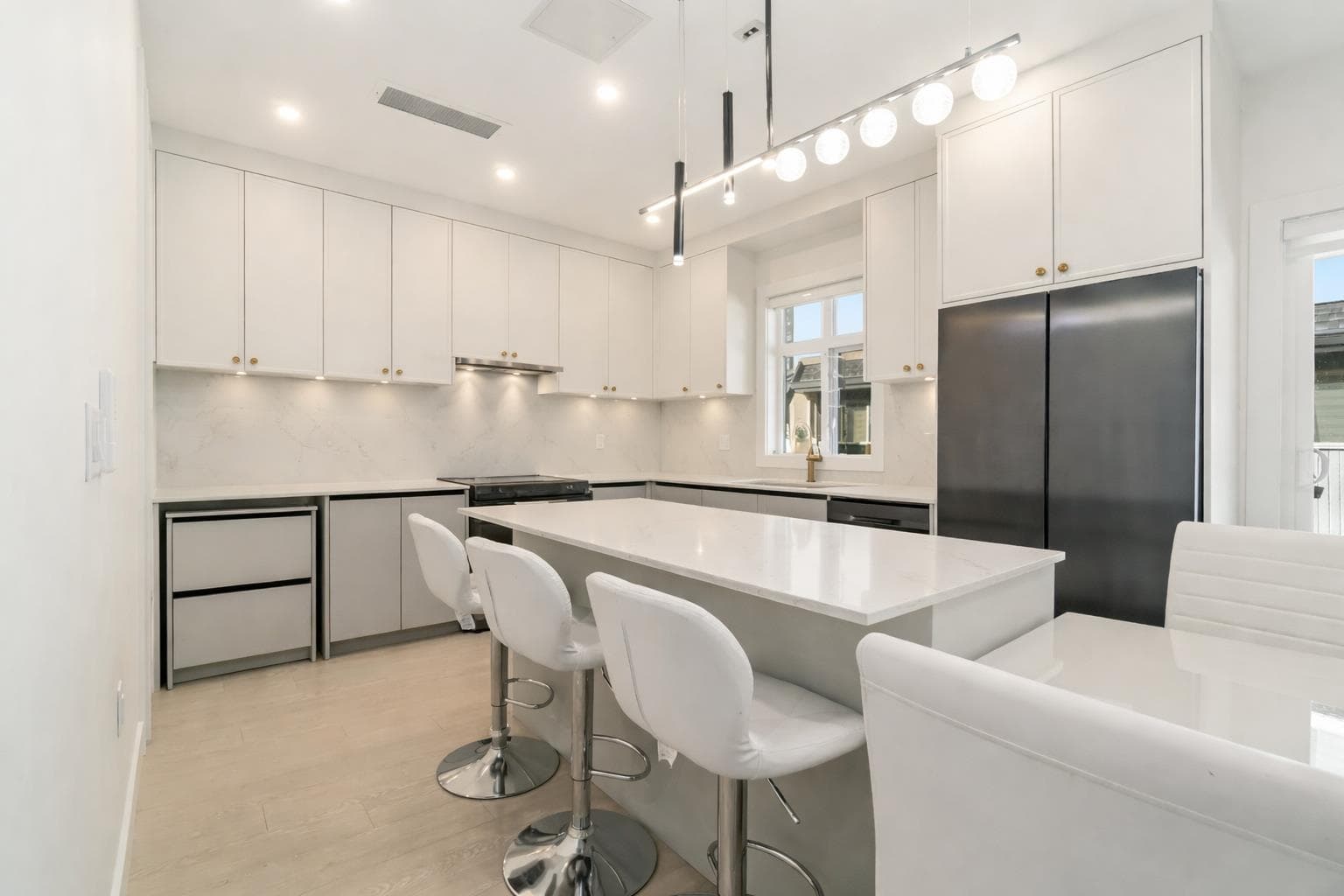 8 - 9633 Steveston Highway, Richmond, V7A 1M7 — photo 2