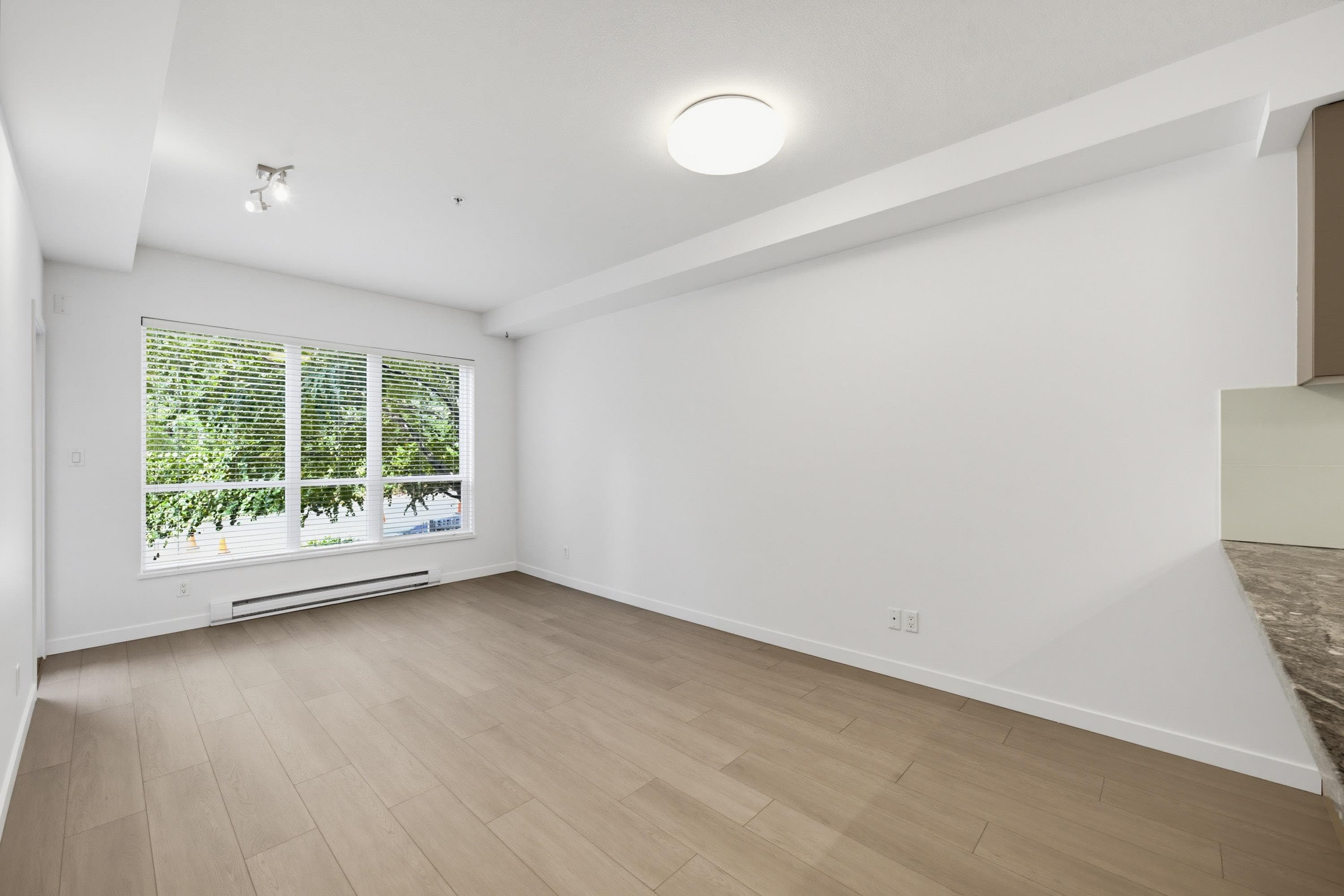 210 - 6420 194 Street, Surrey, V4N 6J7 — photo 4