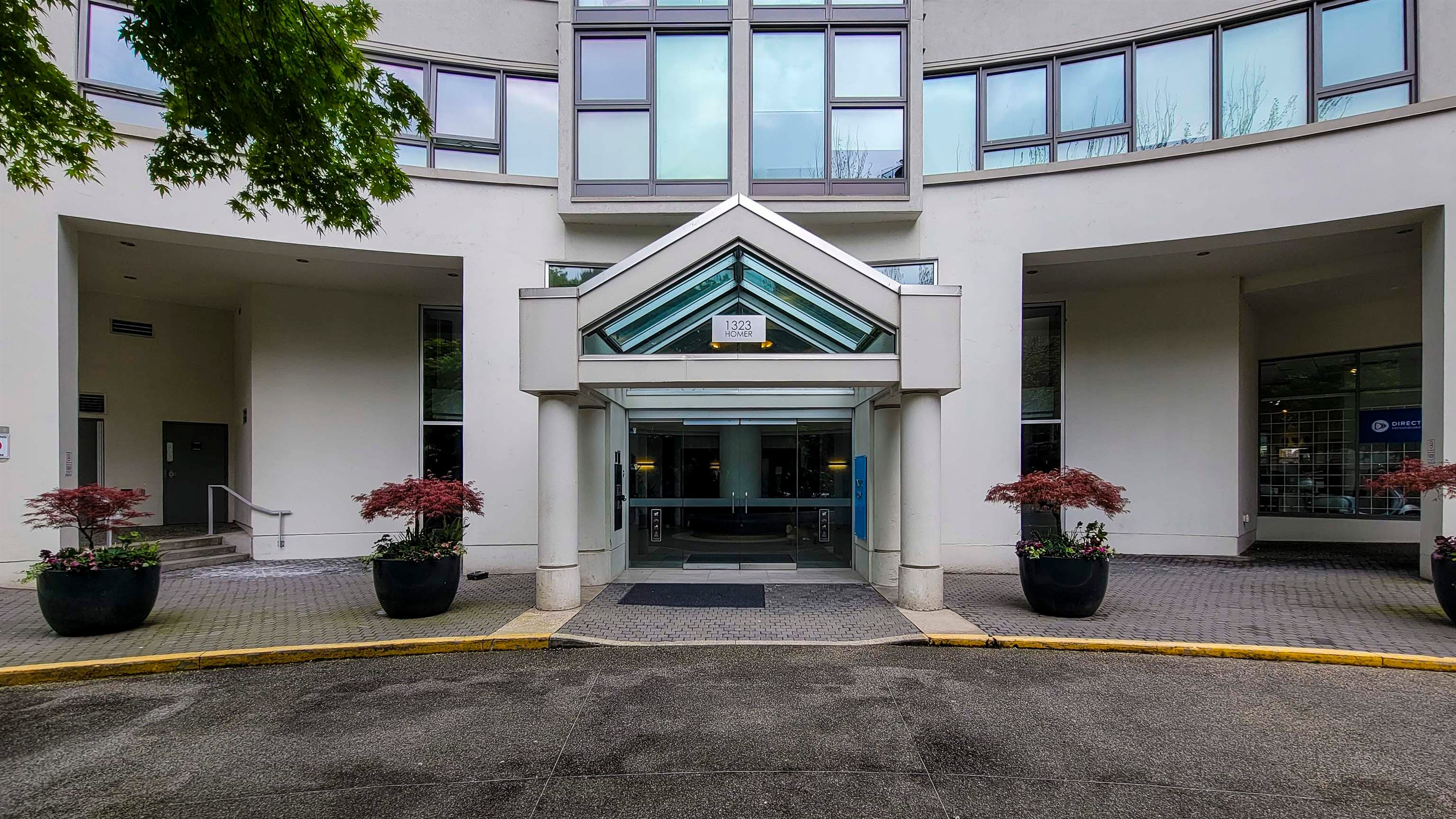2706 - 1323 Homer Street, Vancouver, V6B 5T1 — photo 2