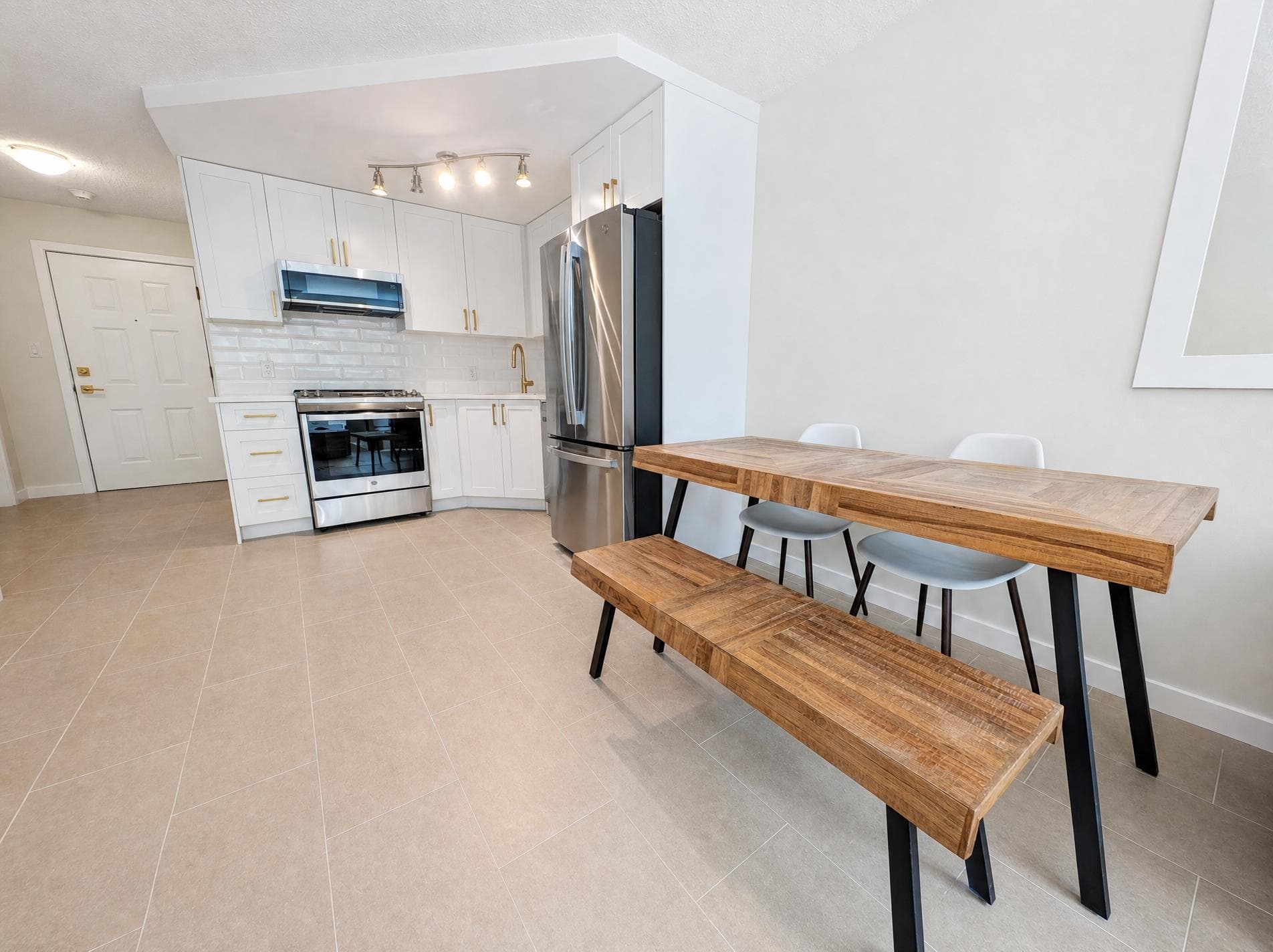 107 - 2221 Gondola Way, Whistler, V8E 0M8 — photo 3