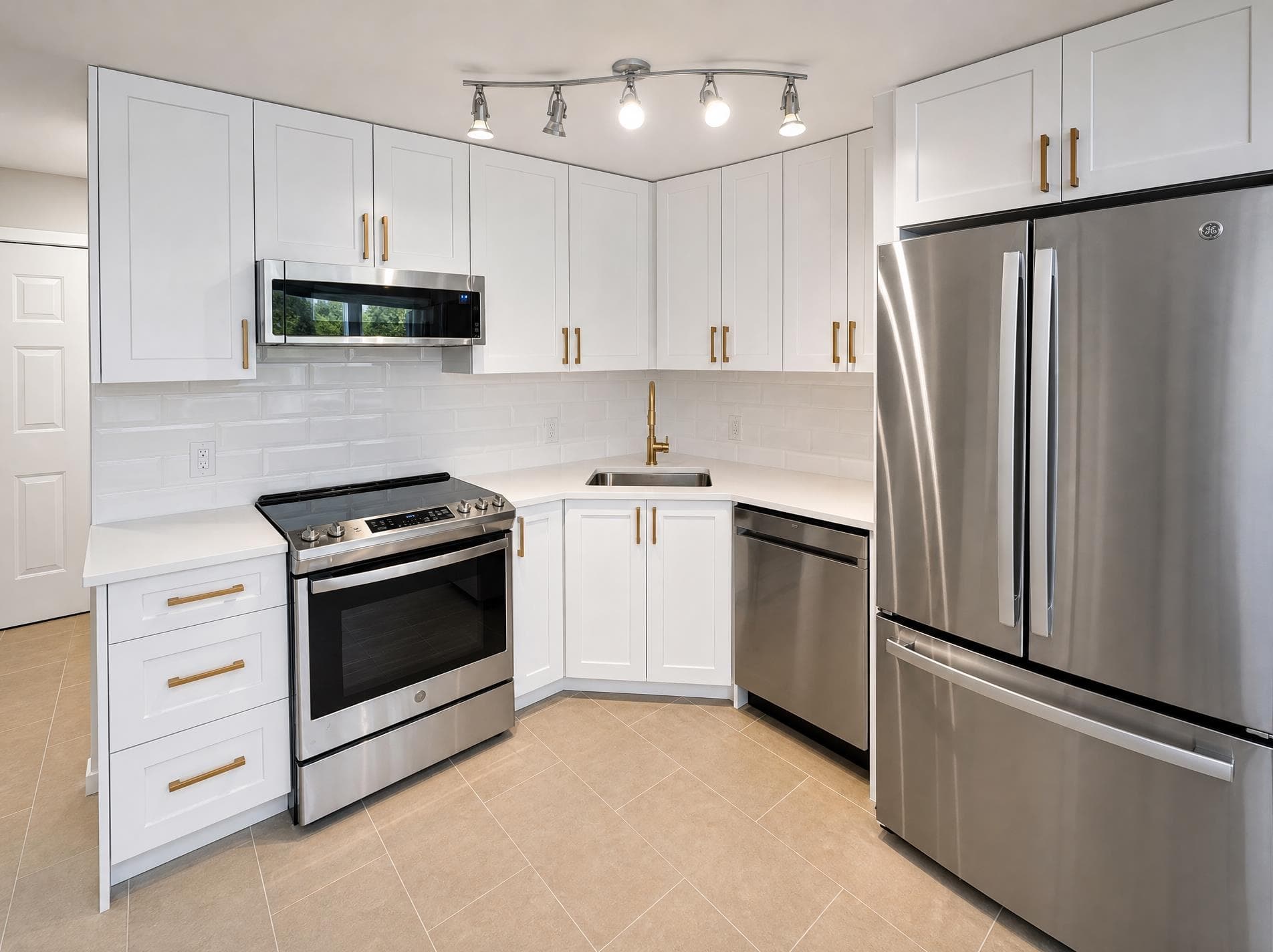 107 - 2221 Gondola Way, Whistler, V8E 0M8 — photo 4