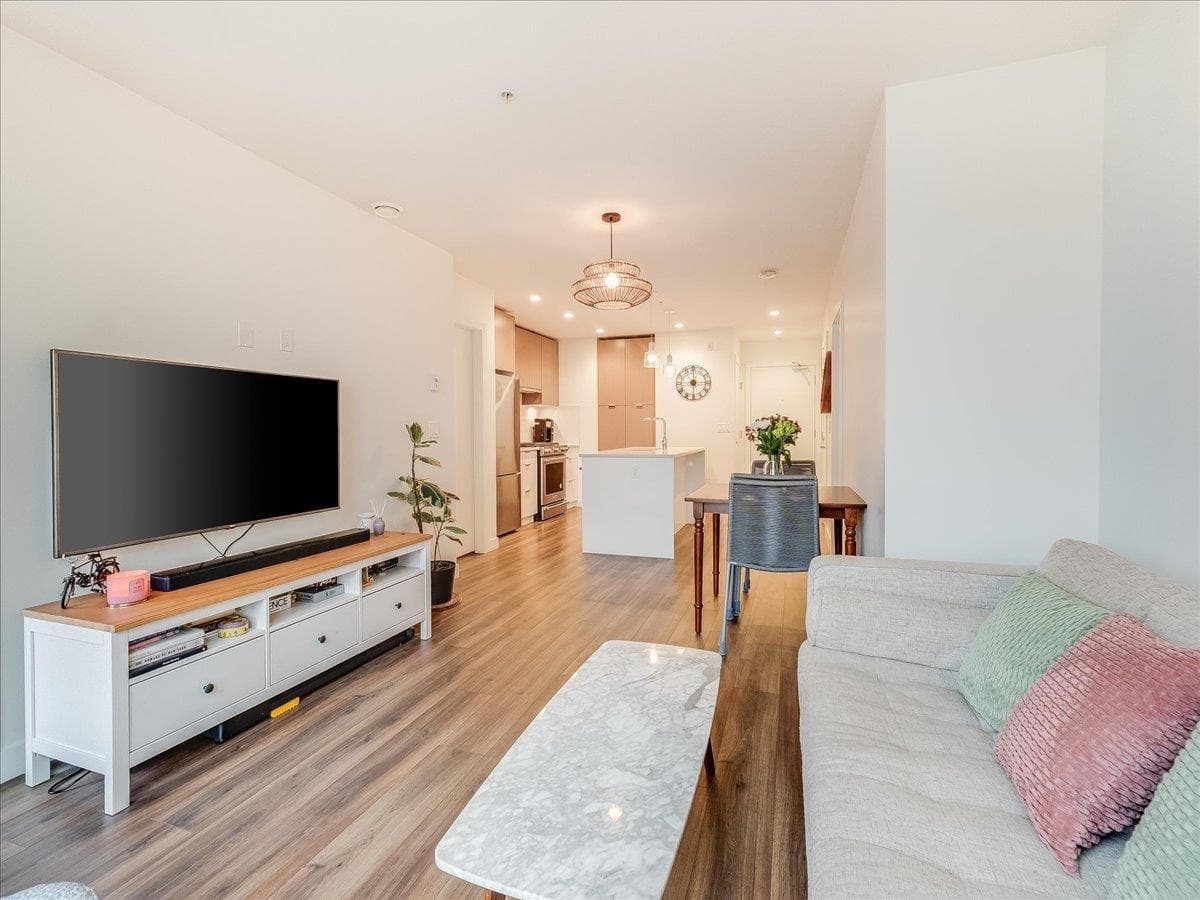 406 - 108 E 8th Street, North Vancouver, V7L 0H1 — photo 4
