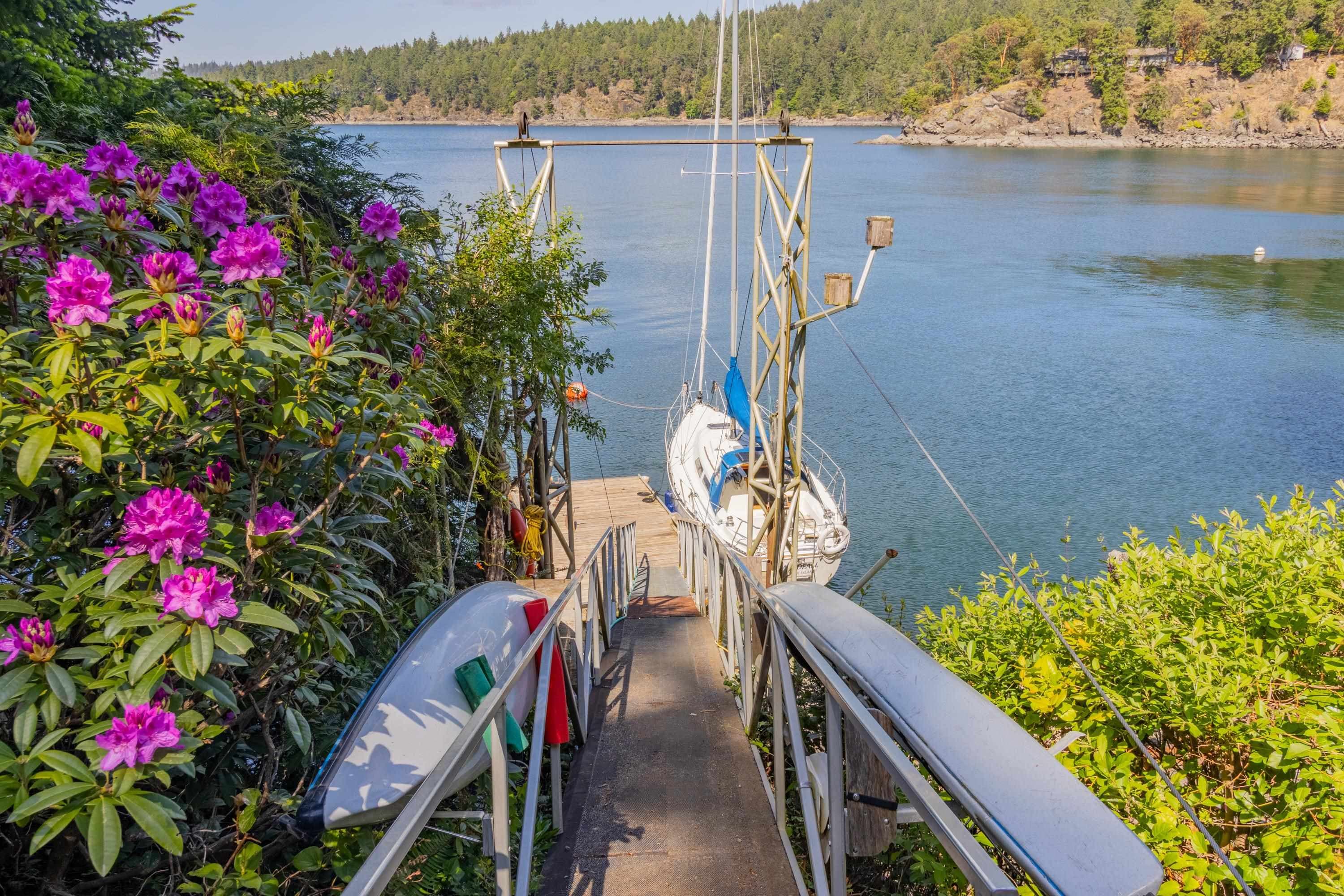 1602 Chart Drive, Pender Island, V0N 2M2 — photo 1
