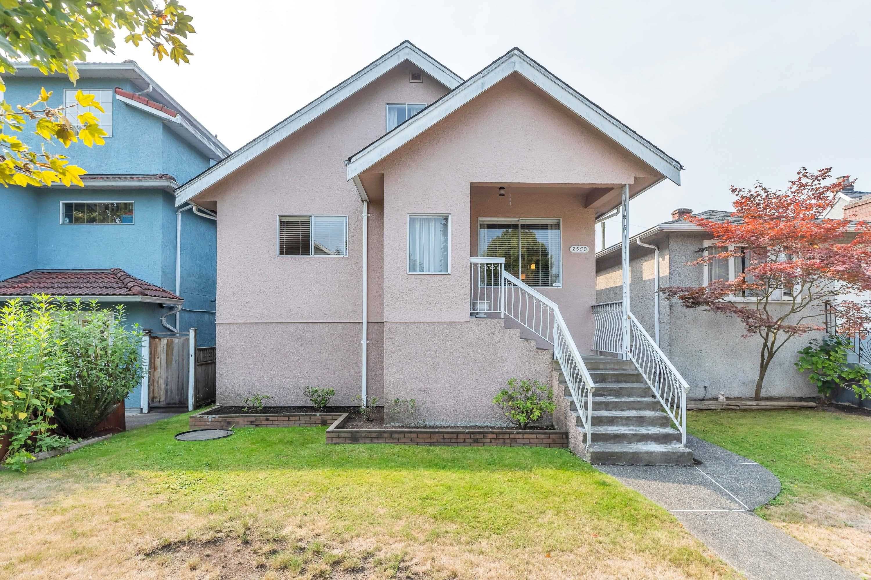 2560 Adanac Street, Vancouver, V5K 2M5 — photo 1