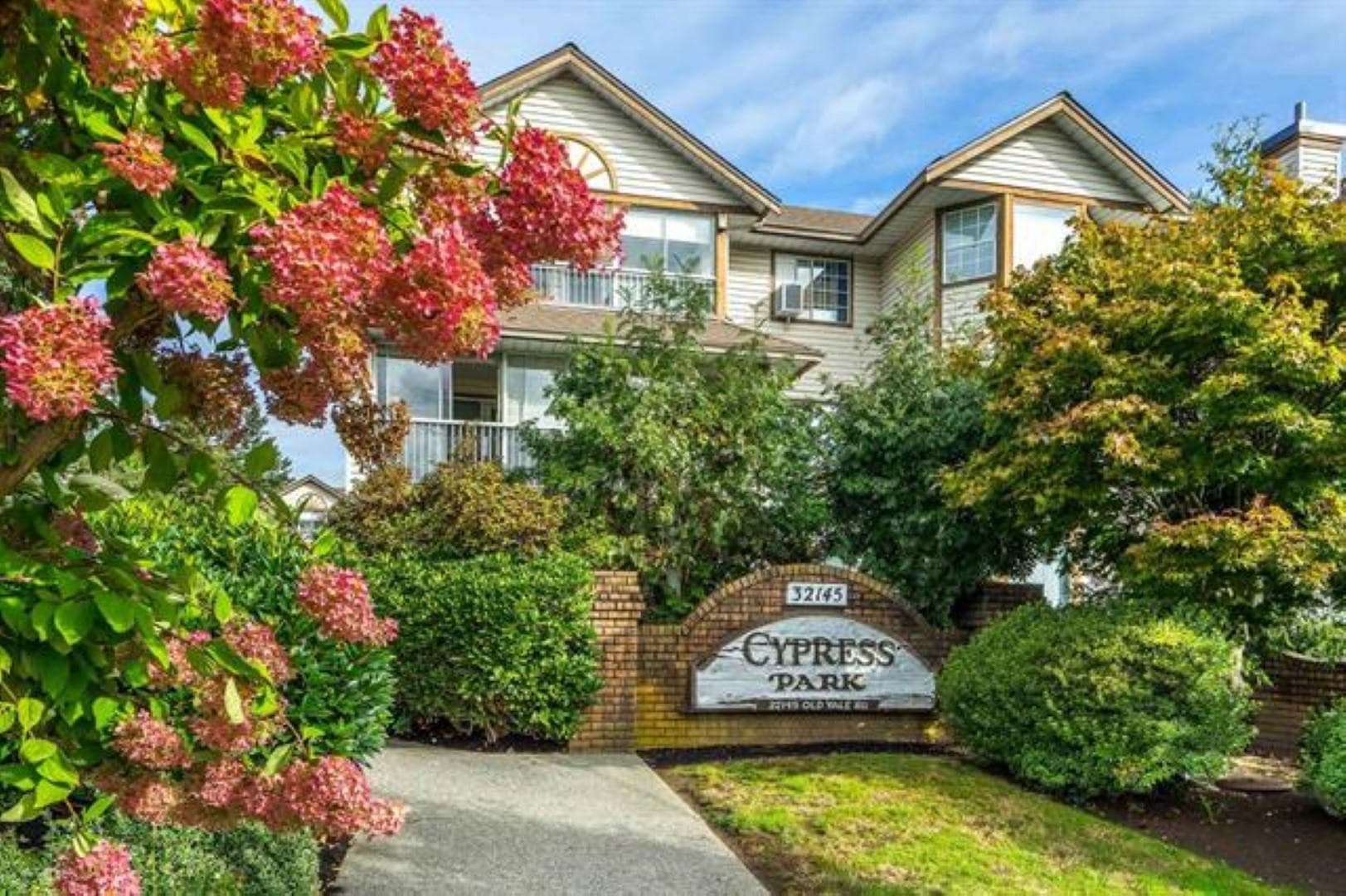 102 - 32145 Old Yale Road, Abbotsford, V2T 2C8 — photo 1