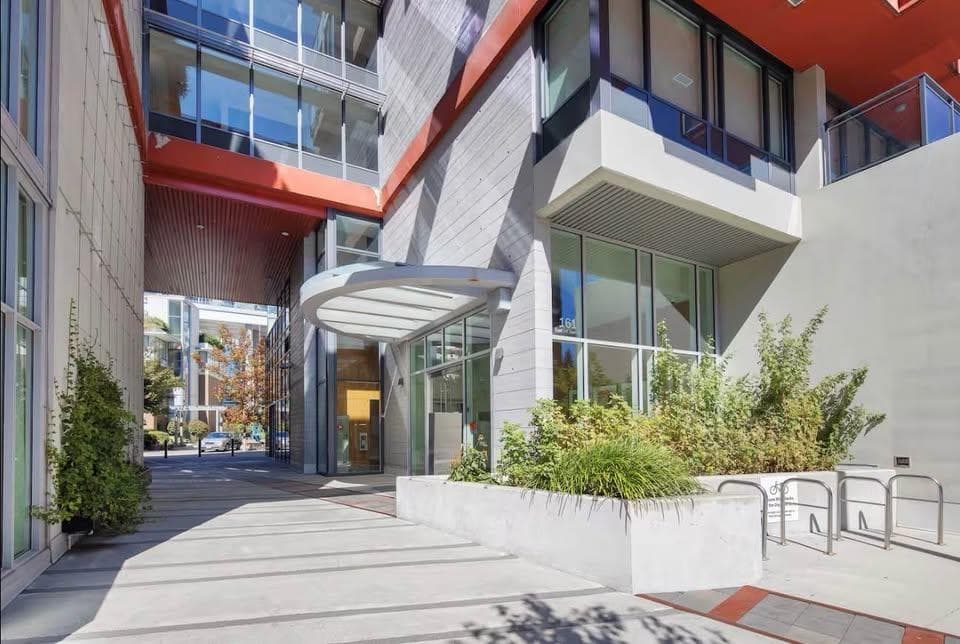 302 - 161 E 1st Avenue, Vancouver, V6A 0G1 — photo 2