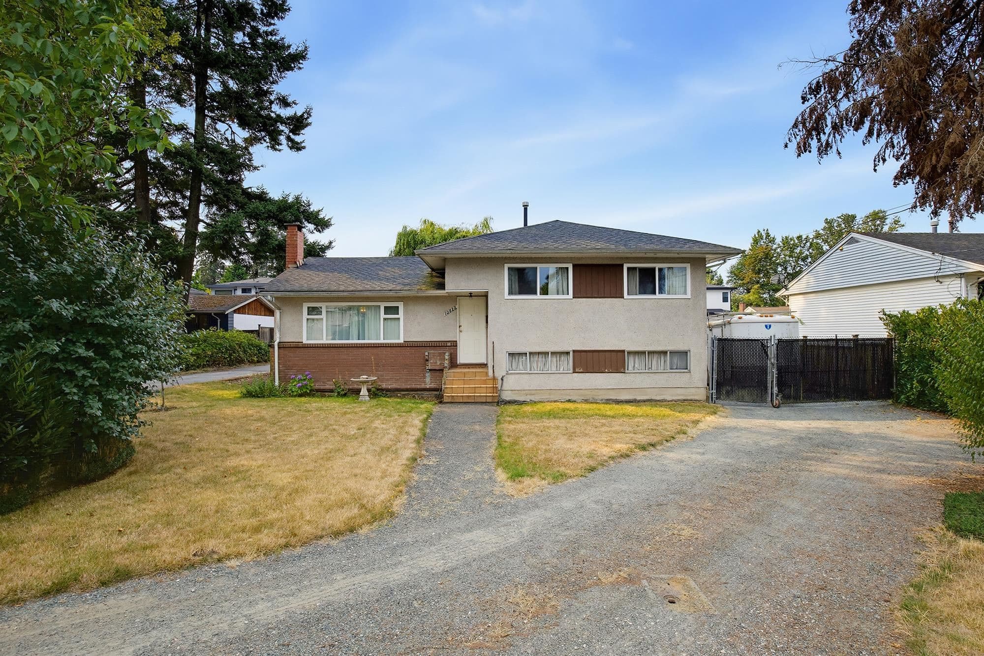 13022 101 Avenue, Surrey, V3T 1L1 — photo 2