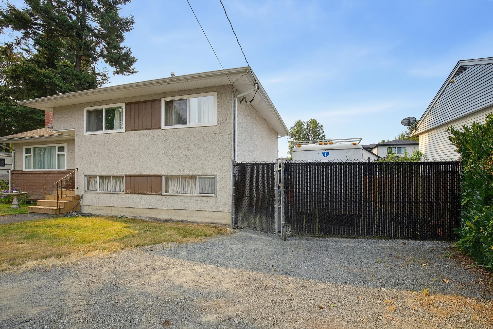 13022 101 Avenue, Surrey, V3T 1L1 — photo 3