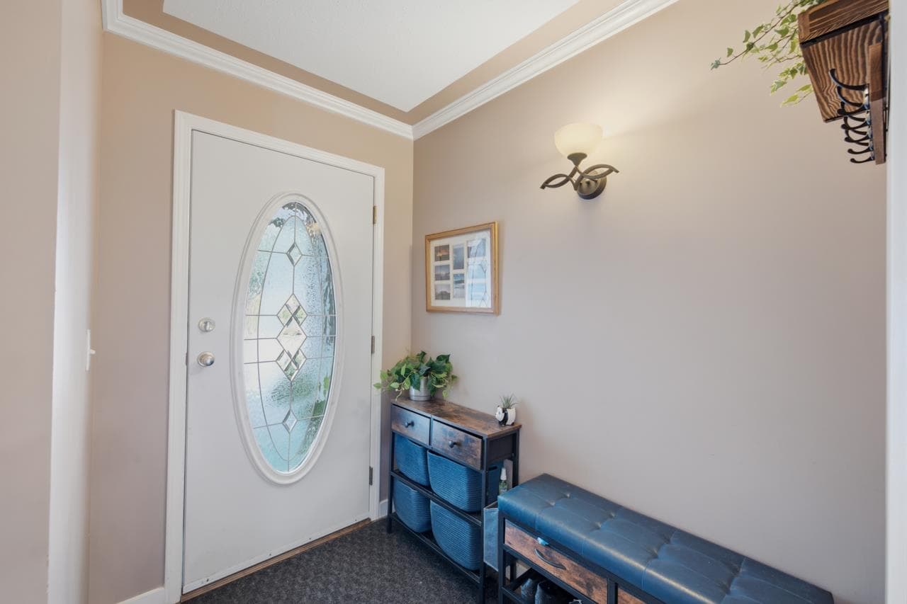2 - 46360 Valleyview Road, Chilliwack, V2R 5L7 — photo 2